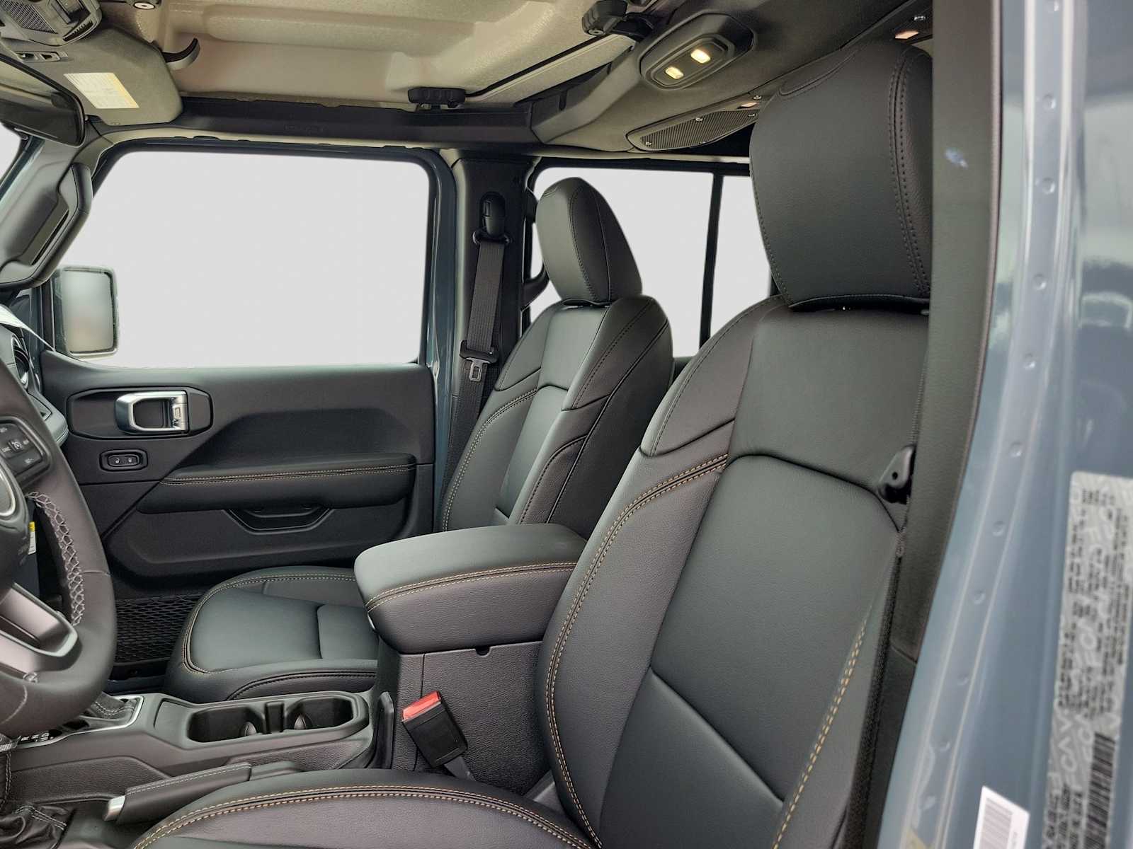 Thumbnail: 2026 Jeep Gladiator - 15