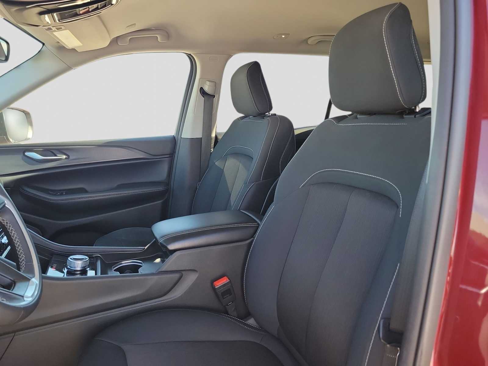 Thumbnail: 2023 Jeep Grand Cherokee L - 11