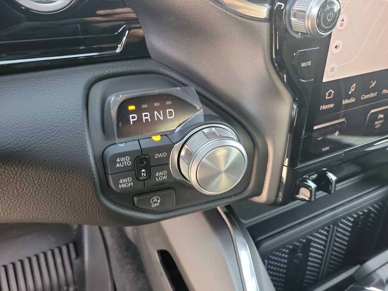 Thumbnail: 2026 RAM 1500 - 17