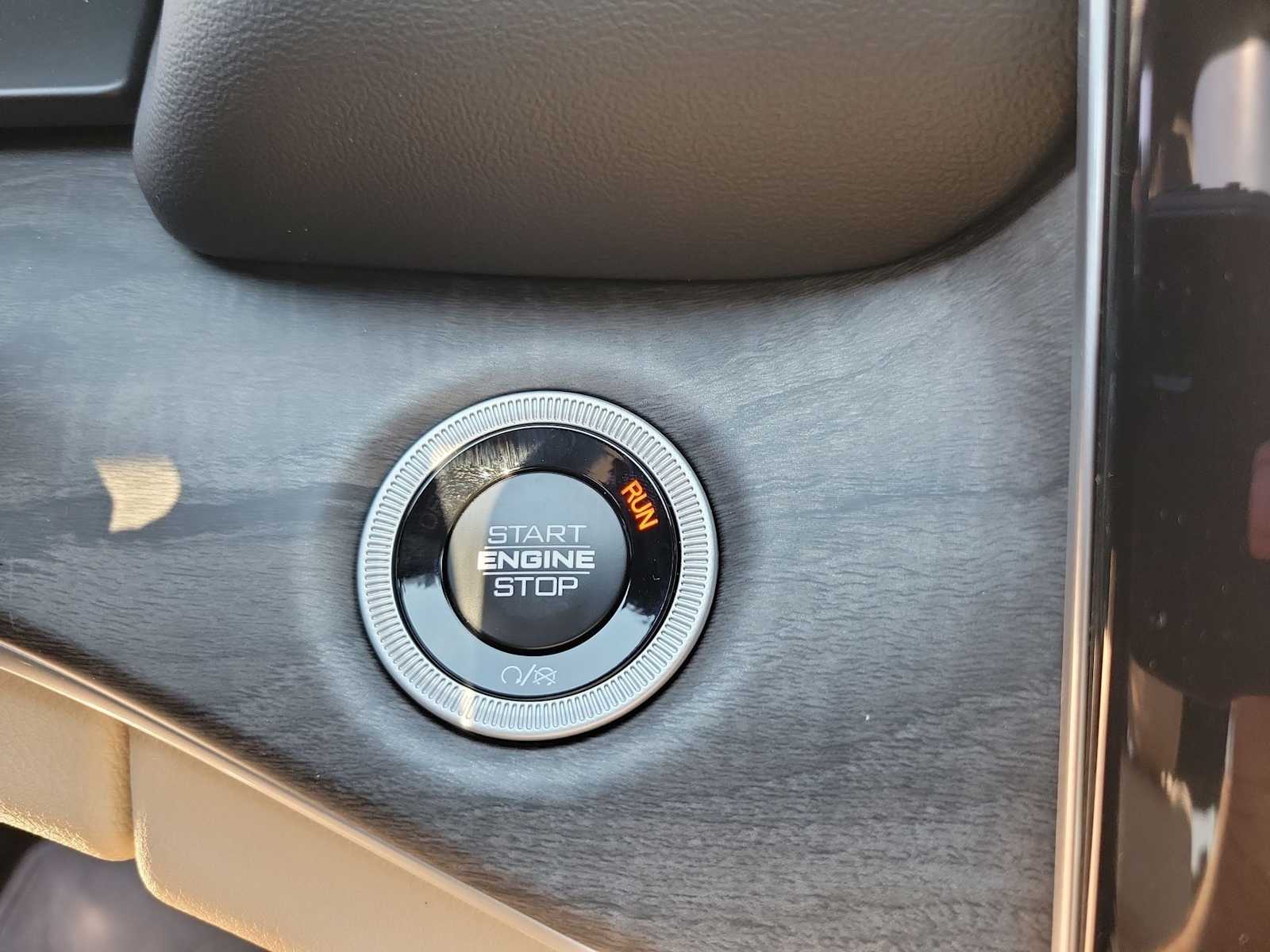 Thumbnail: 2025 Jeep Grand Cherokee - 21