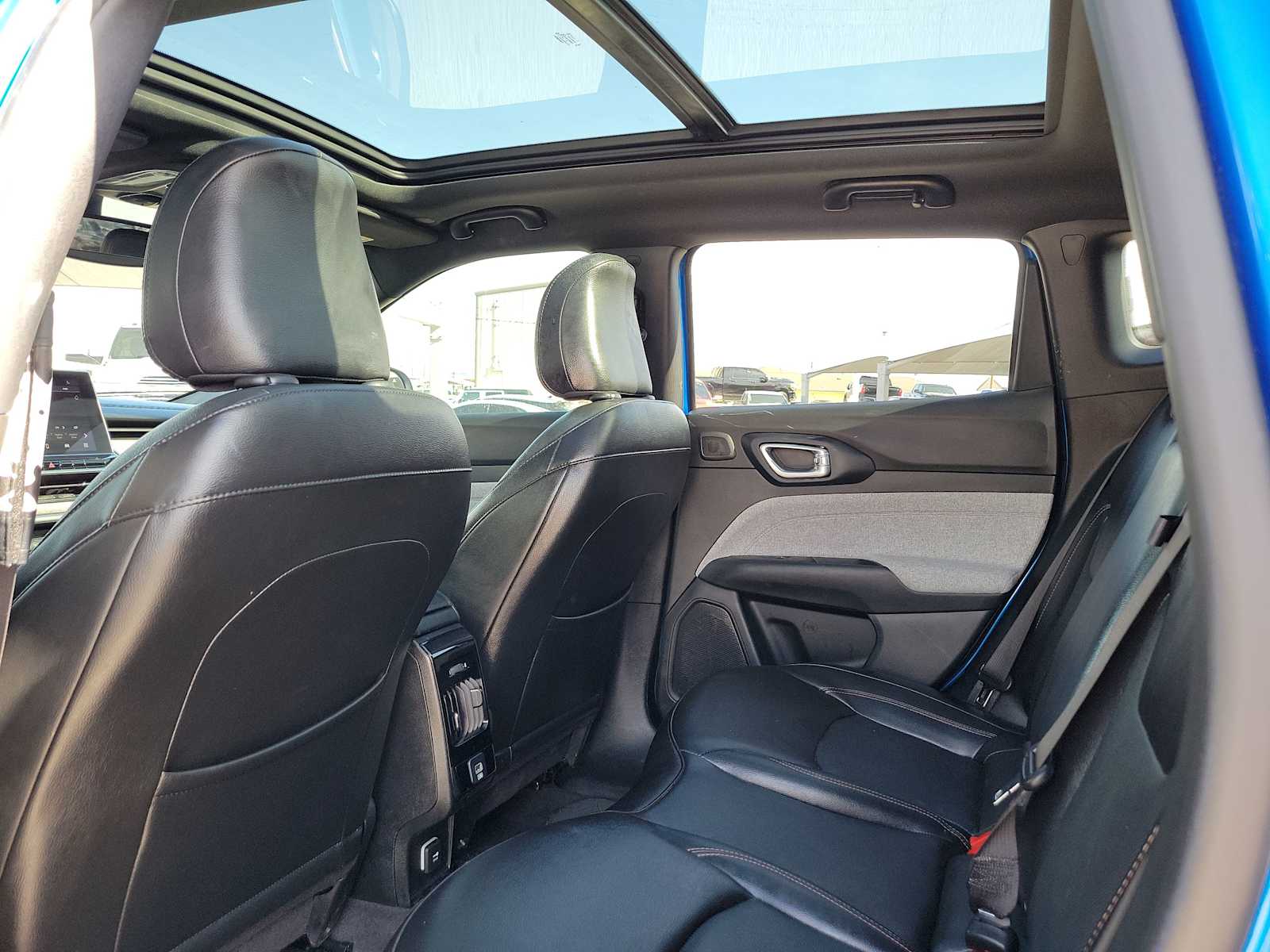 Thumbnail: 2023 Jeep Compass - 11