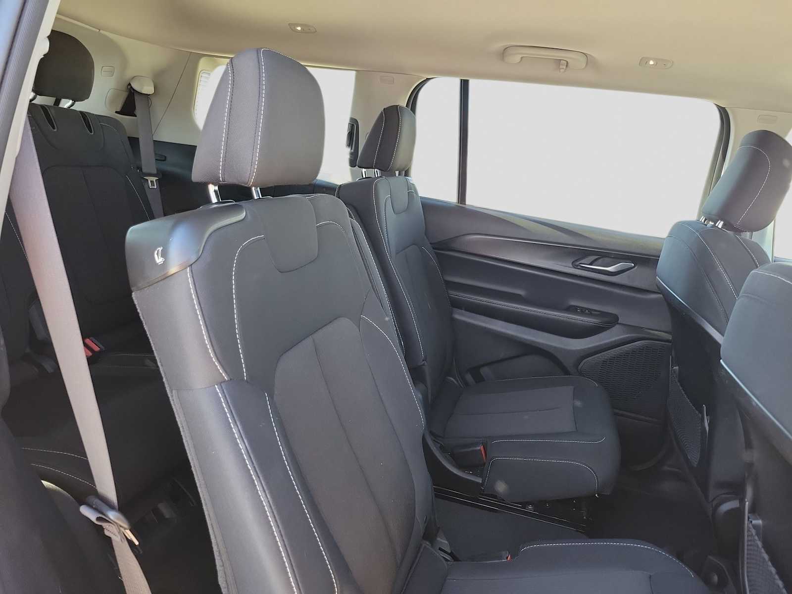 Thumbnail: 2023 Jeep Grand Cherokee L - 13