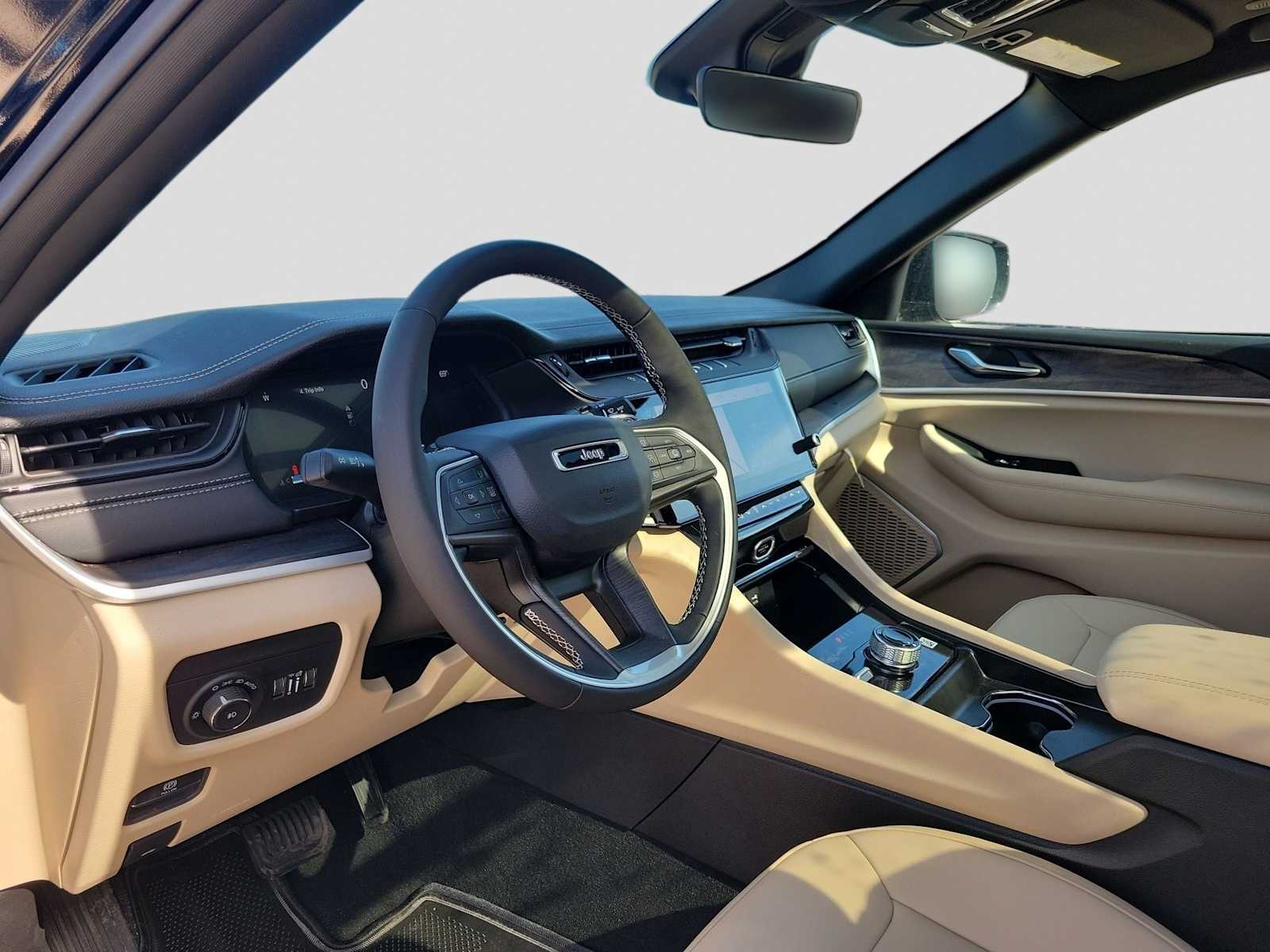Thumbnail: 2026 Jeep Grand Cherokee - 10