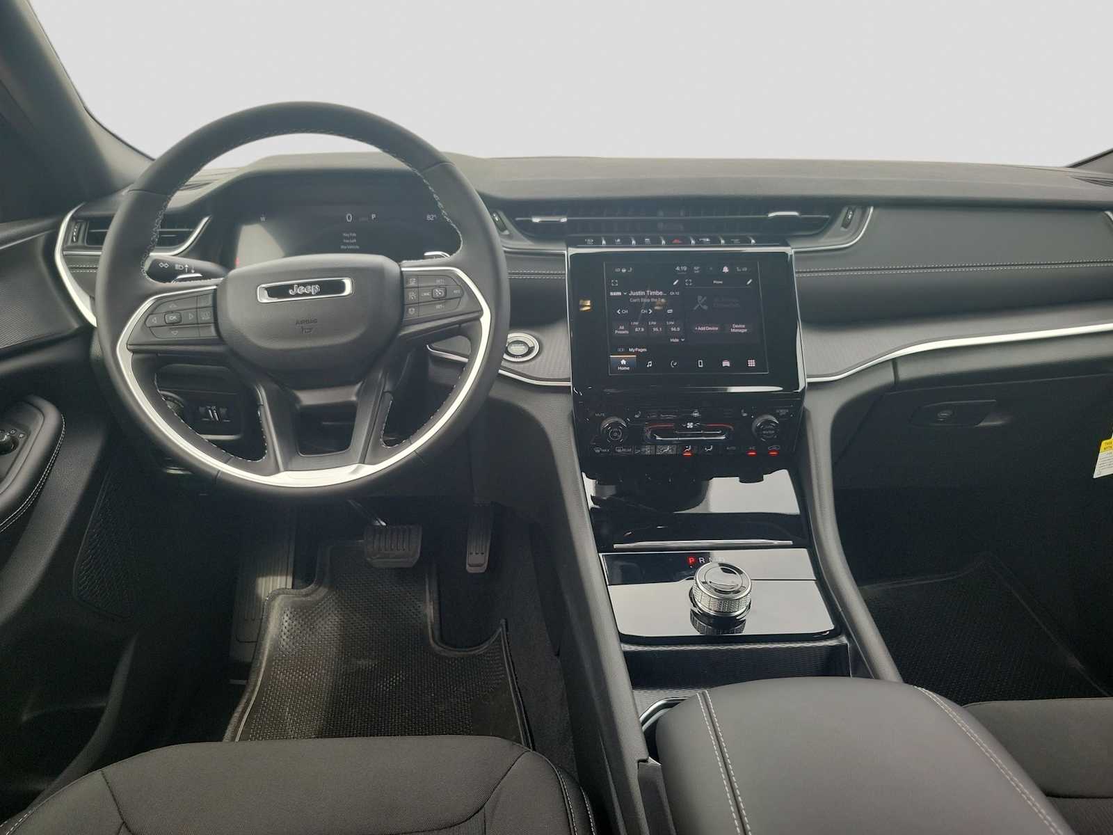 Thumbnail: 2026 Jeep Grand Cherokee L - 14
