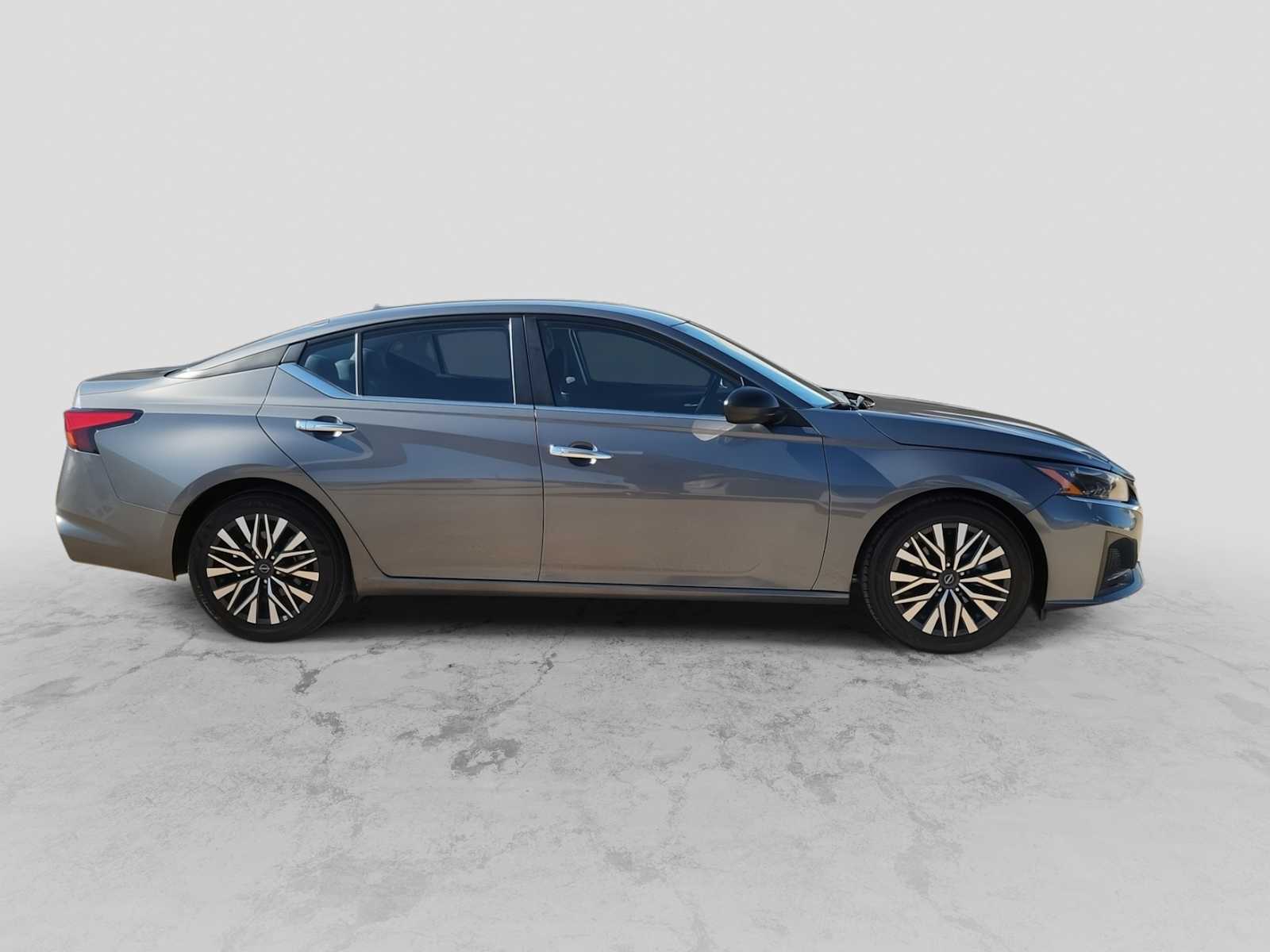 Thumbnail: 2024 Nissan Altima - 9