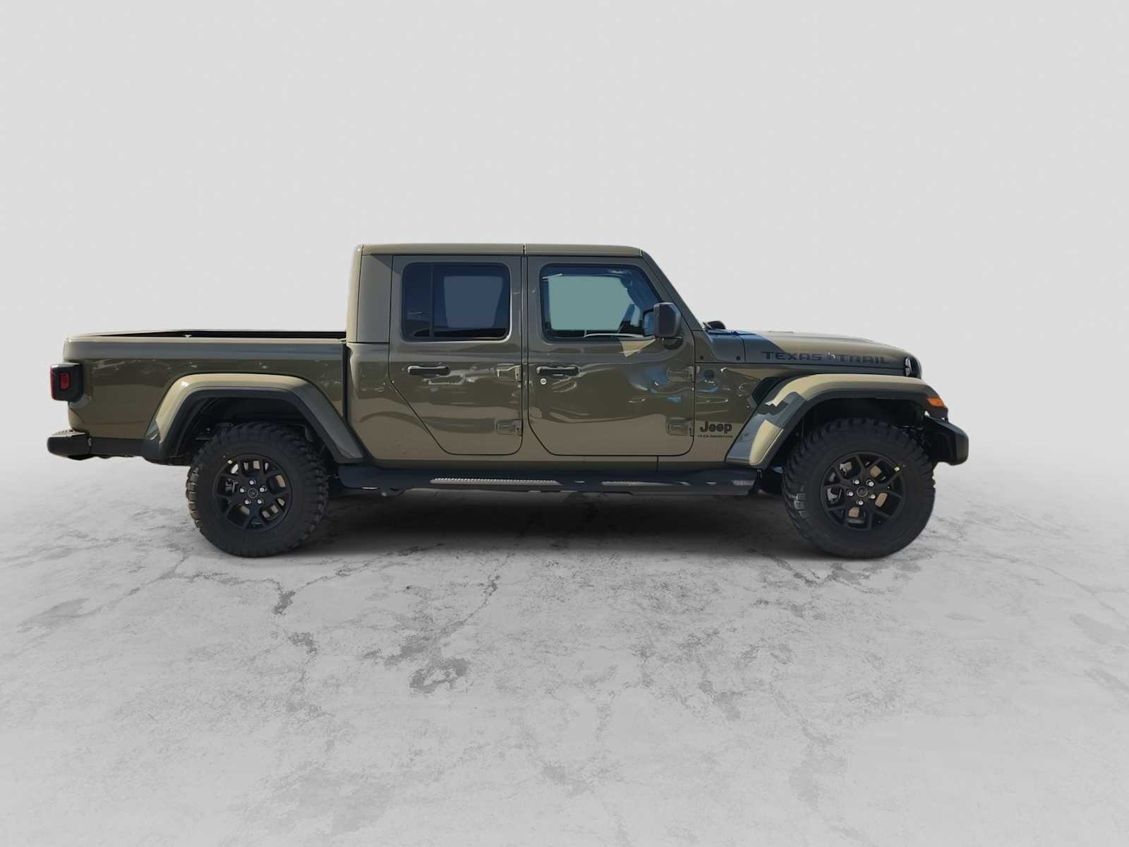 Thumbnail: 2026 Jeep Gladiator - 10