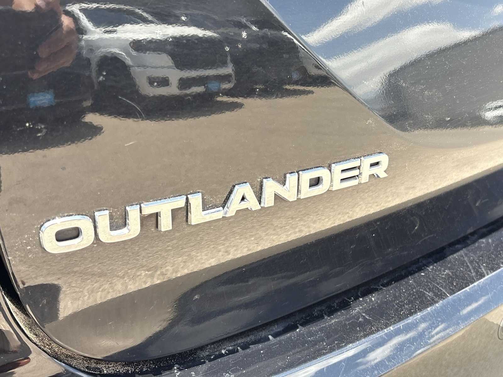Thumbnail: 2024 Mitsubishi Outlander - 11
