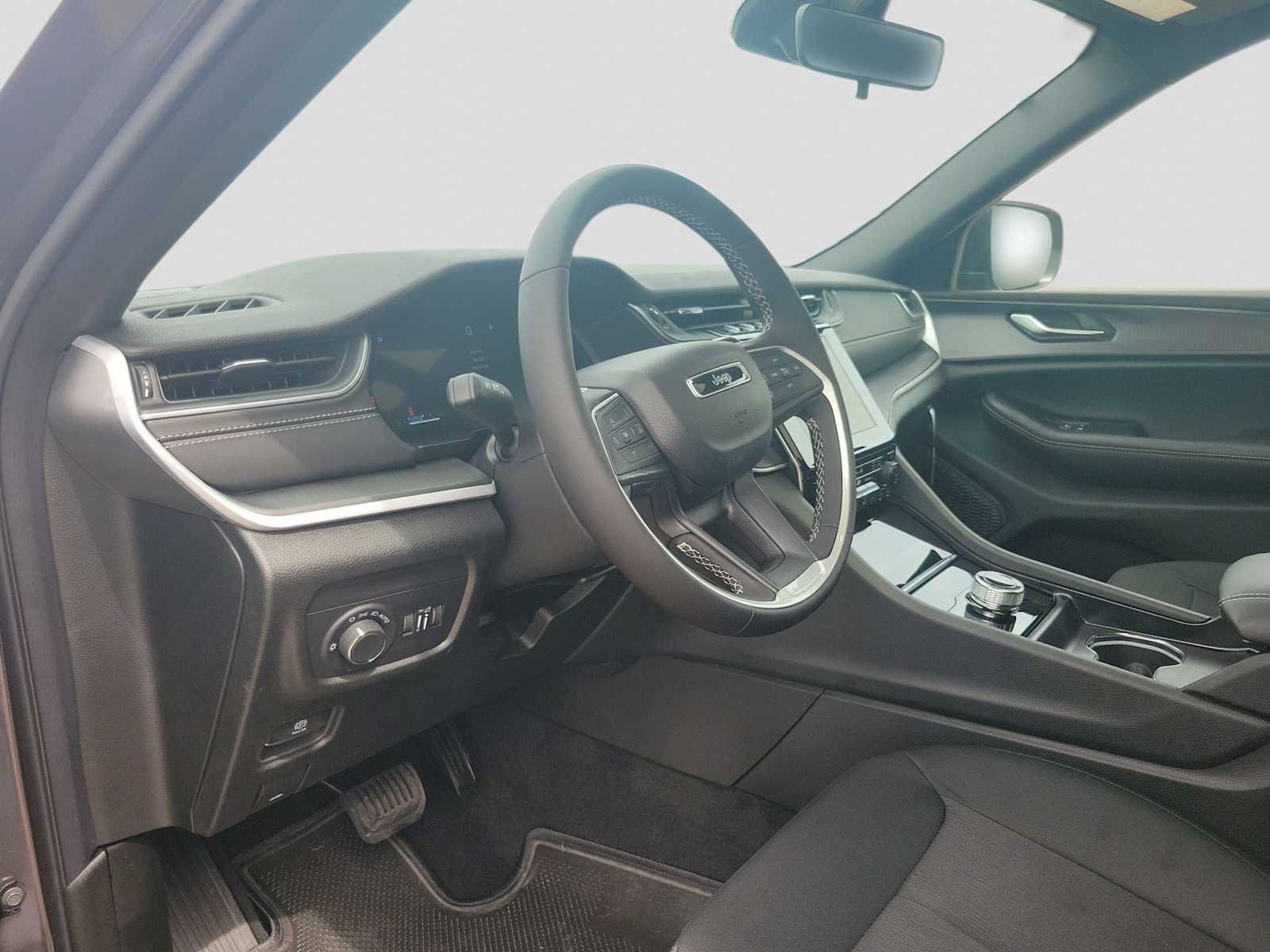 Thumbnail: 2026 Jeep Grand Cherokee L - 10