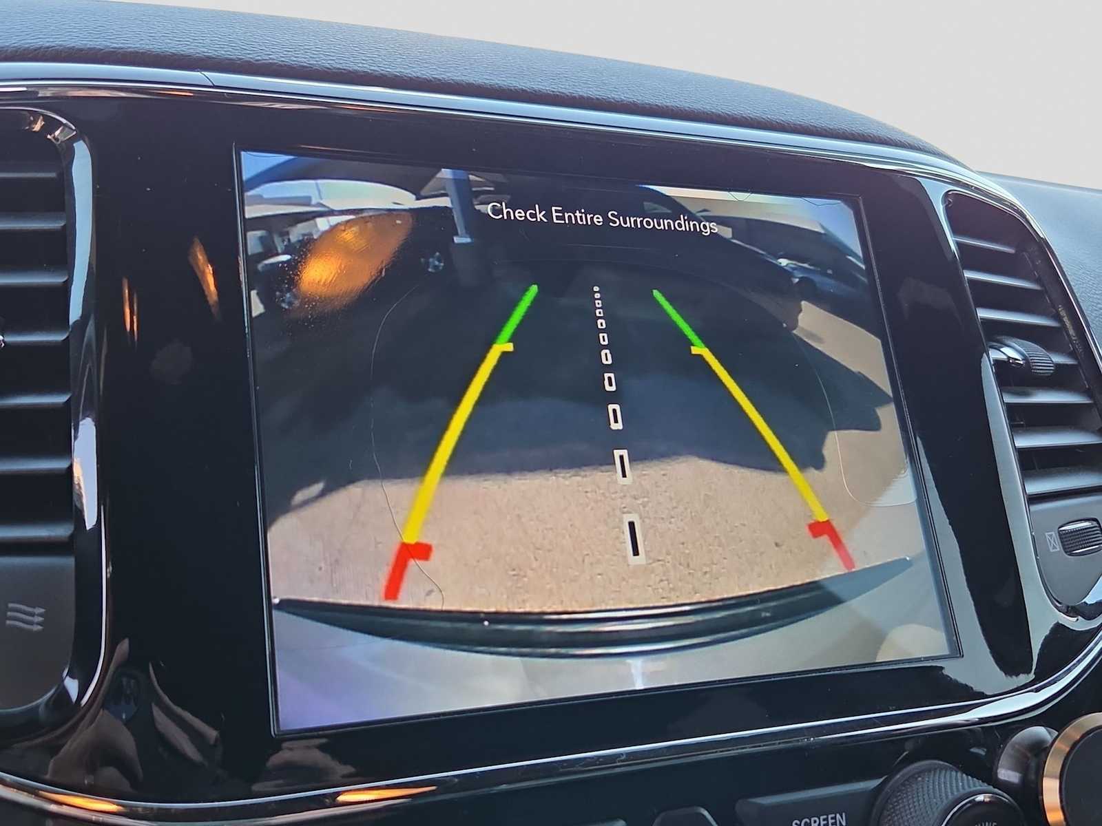 Thumbnail: 2019 Jeep Grand Cherokee - 16