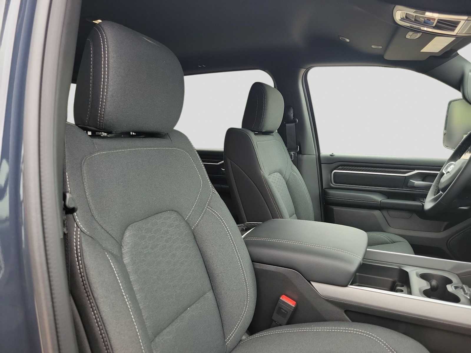 Thumbnail: 2026 RAM 1500 - 18