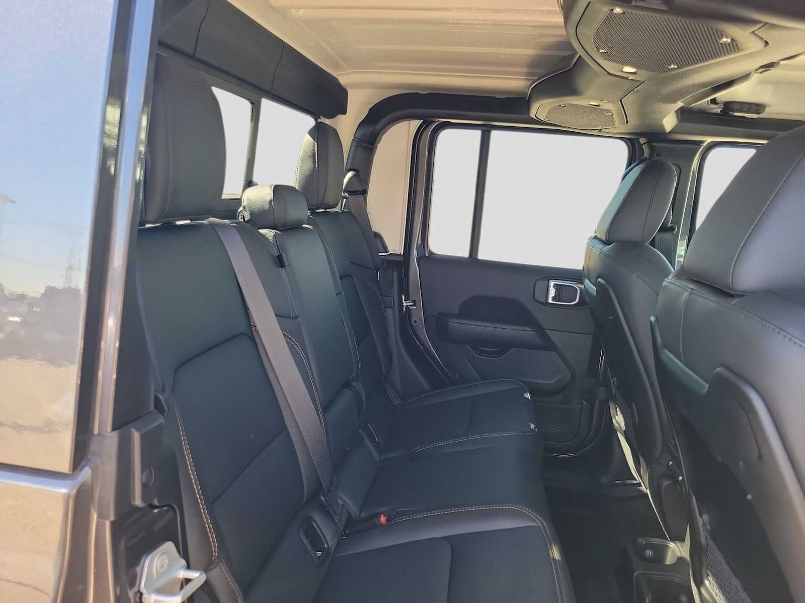 Thumbnail: 2026 Jeep Gladiator - 9