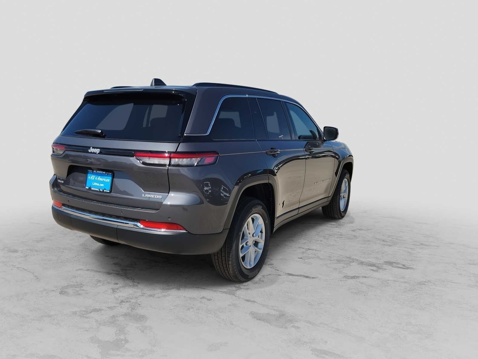 Thumbnail: 2026 Jeep Grand Cherokee - 8