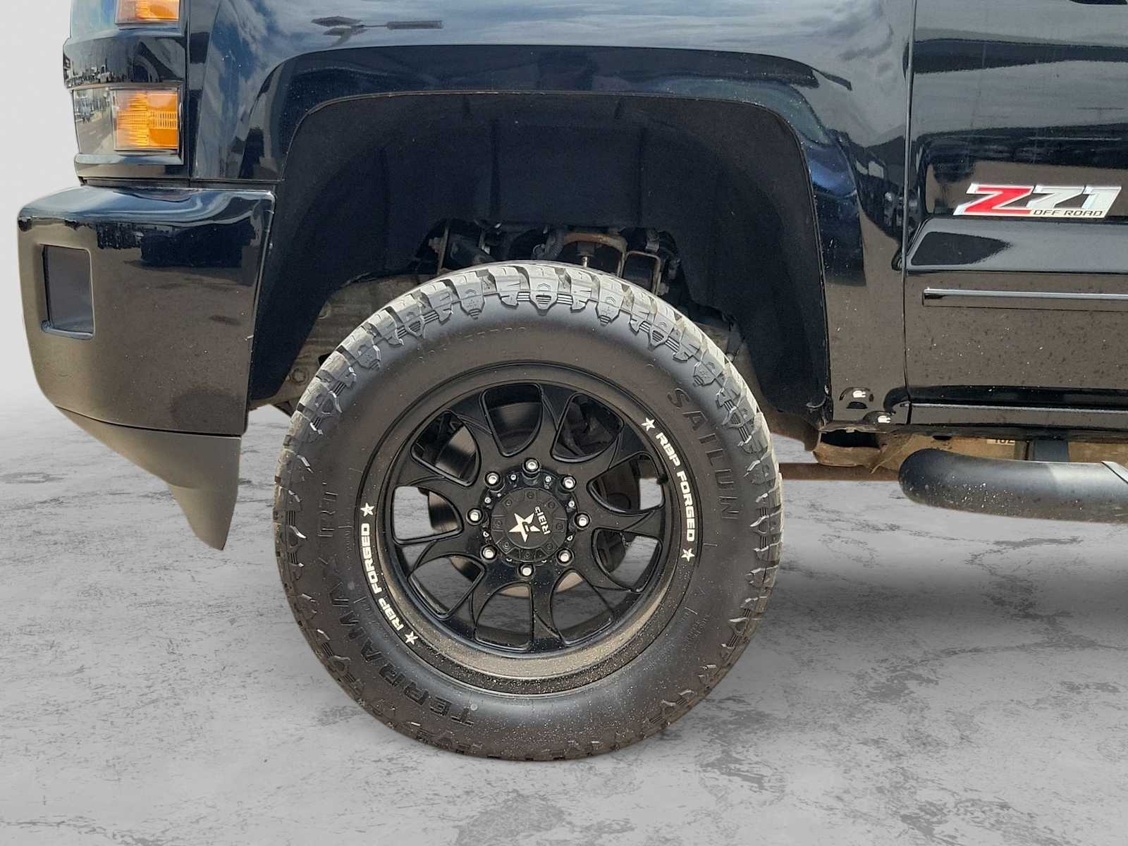 Thumbnail: 2019 Chevrolet Silverado 2500 - 12