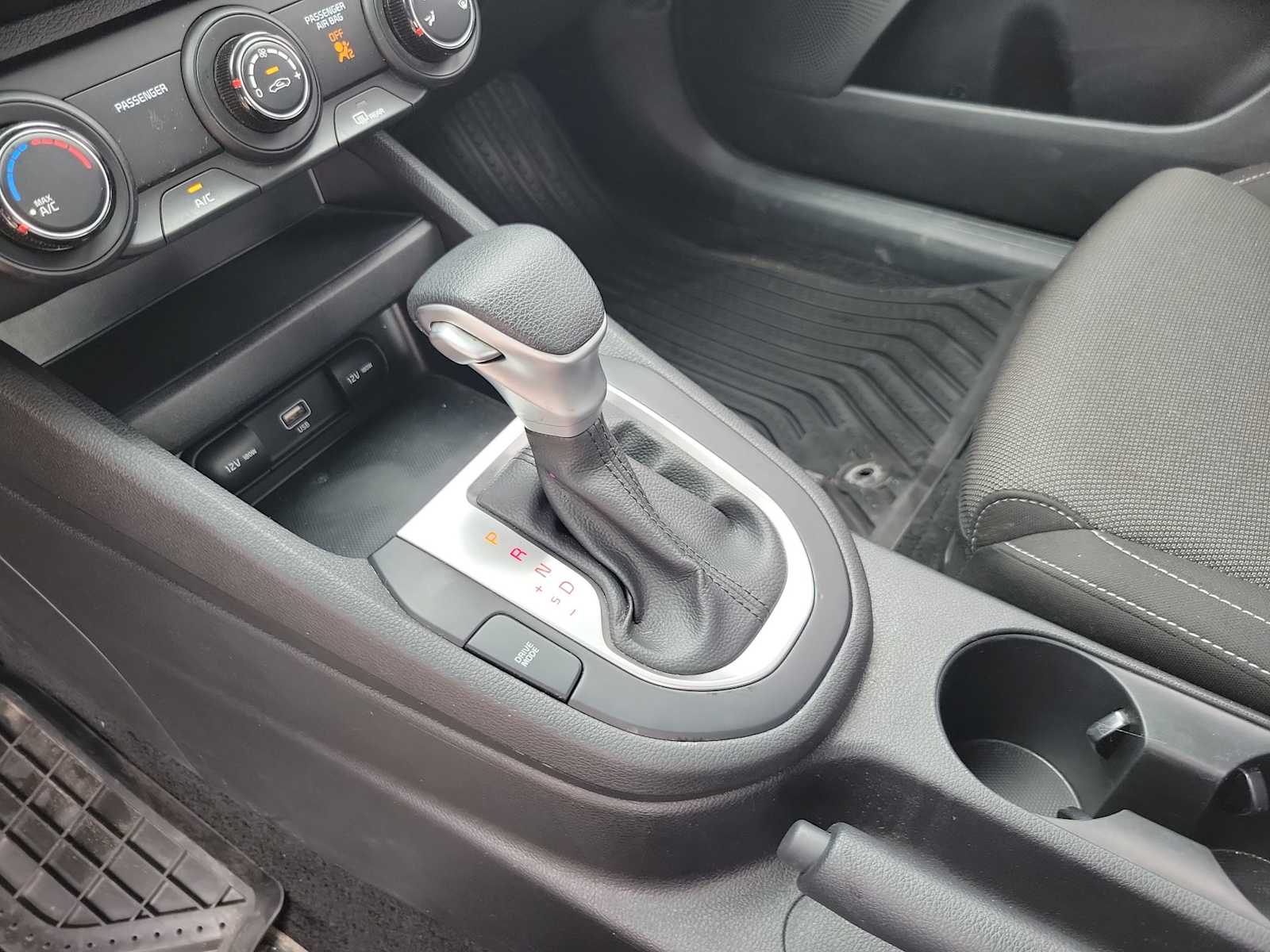 Thumbnail: 2023 Kia Forte - 17