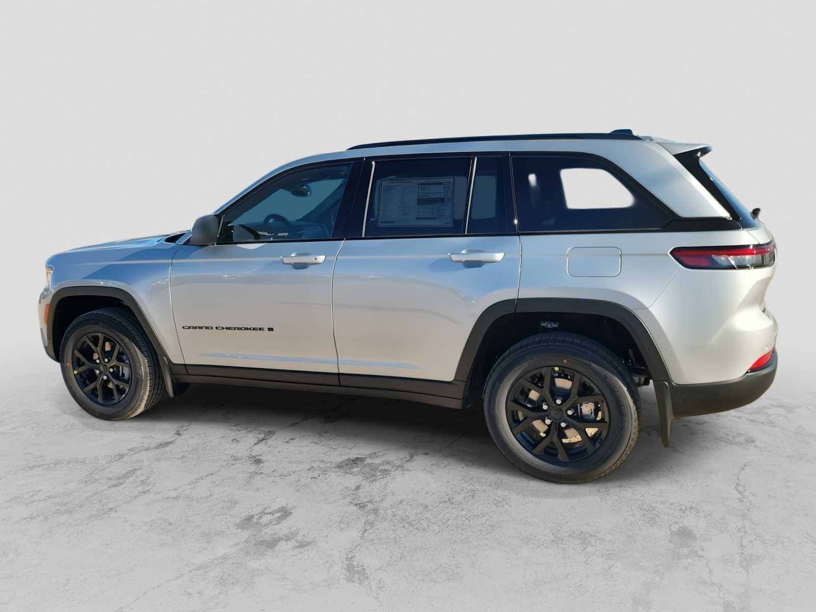 Thumbnail: 2025 Jeep Grand Cherokee - 3