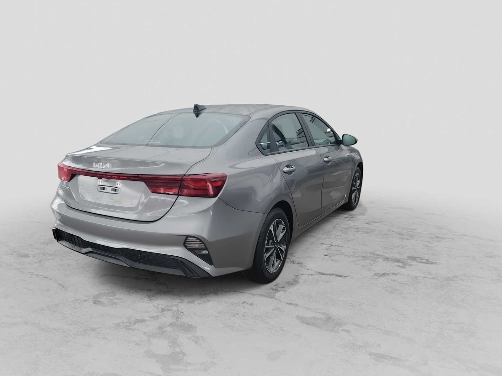 Thumbnail: 2024 Kia Forte - 8