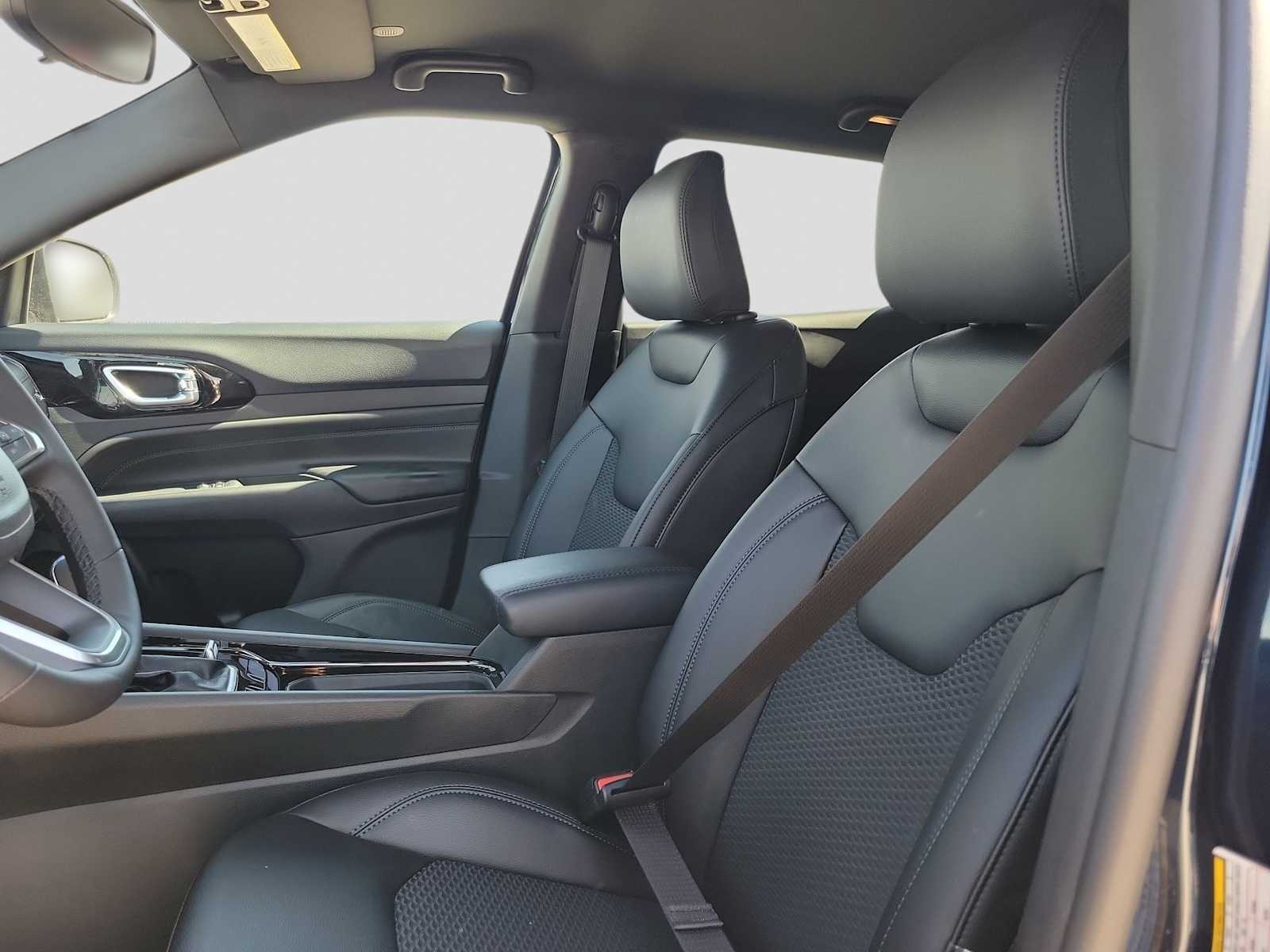 Thumbnail: 2026 Jeep Compass - 15