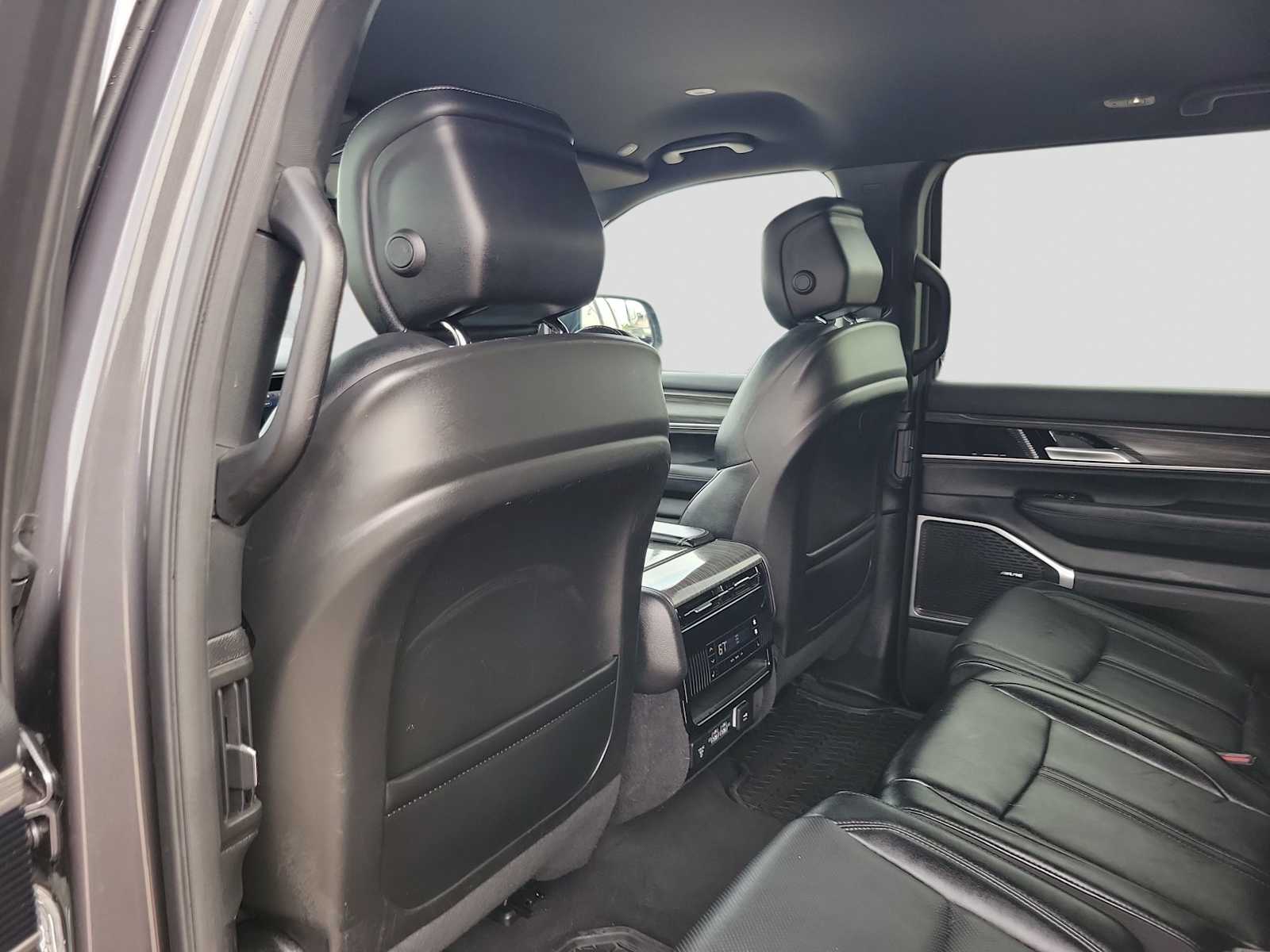 Thumbnail: 2024 Jeep Wagoneer - 16