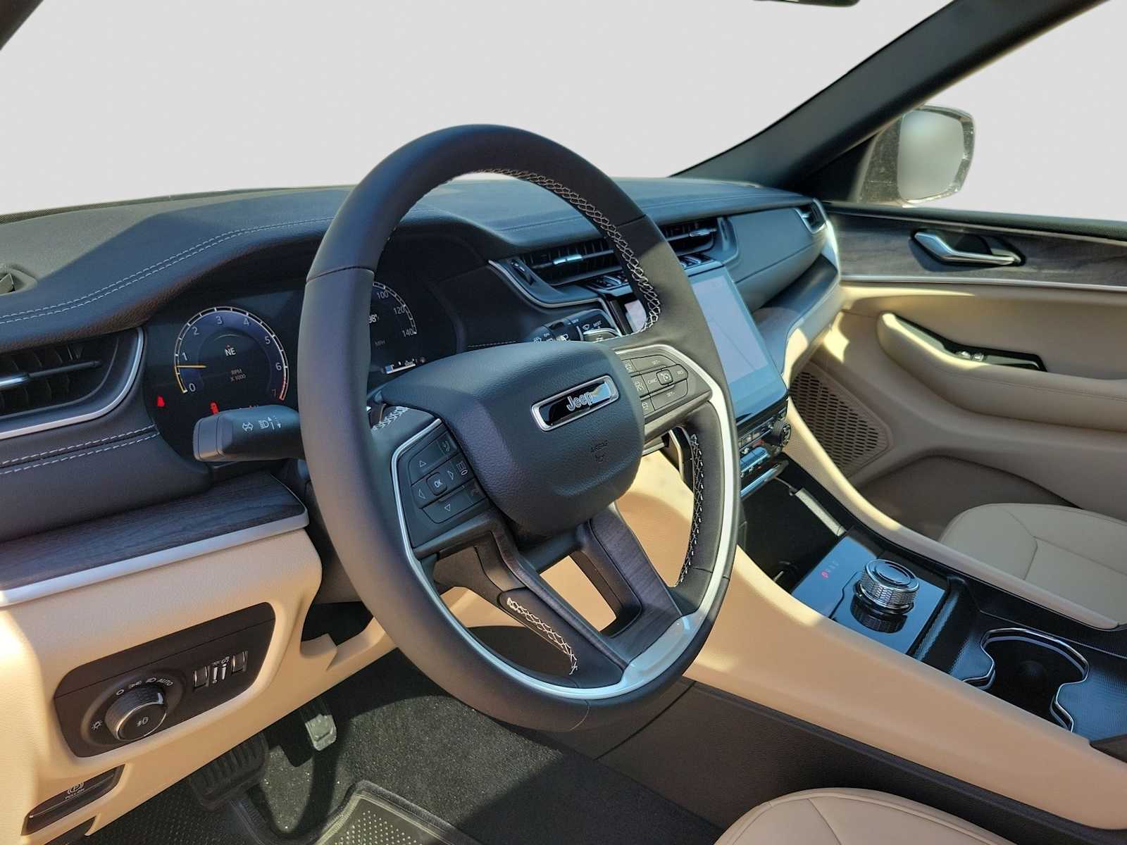 Thumbnail: 2025 Jeep Grand Cherokee - 2