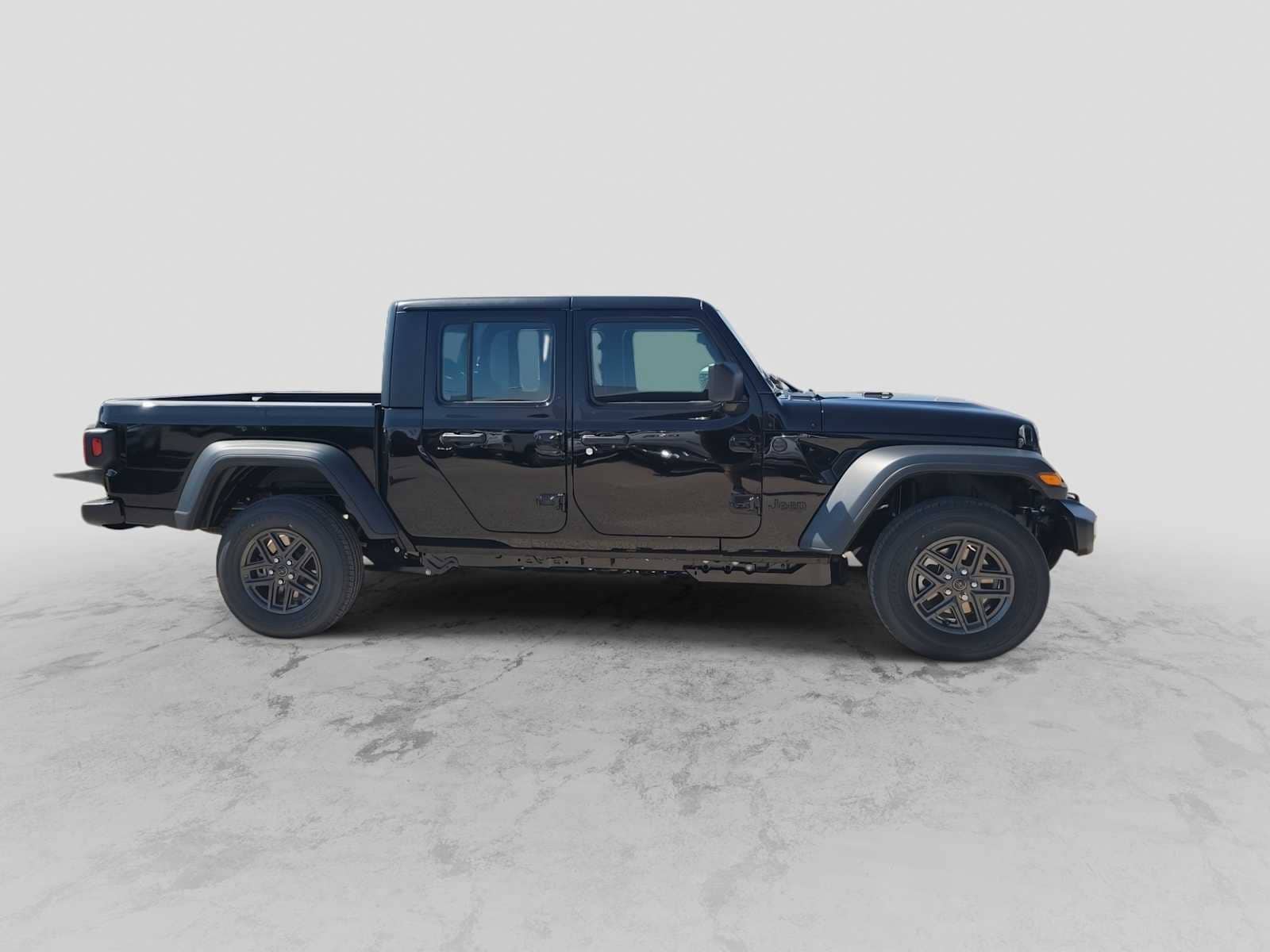 Thumbnail: 2026 Jeep Gladiator - 9