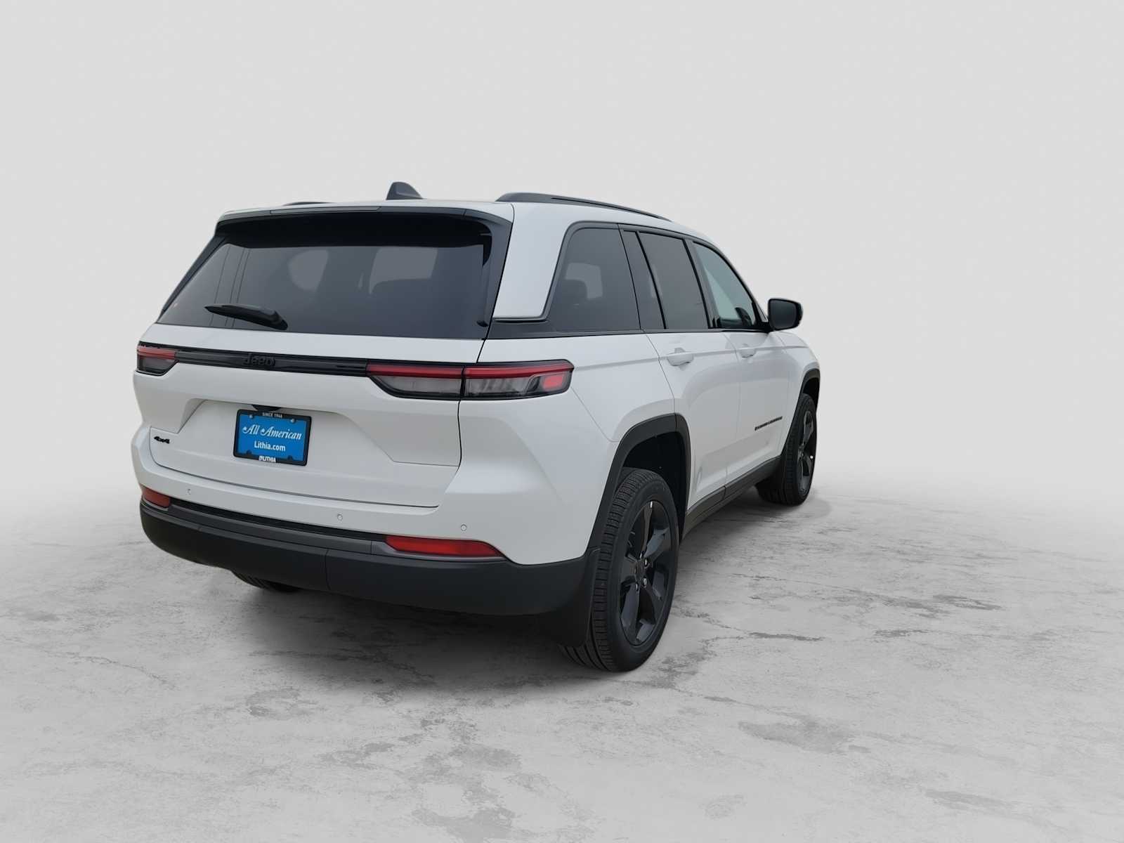 Thumbnail: 2026 Jeep Grand Cherokee - 8