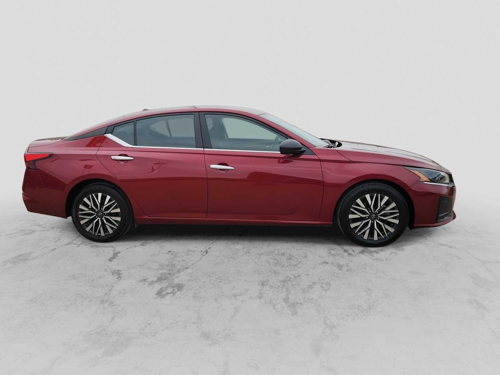 Thumbnail: 2024 Nissan Altima - 9