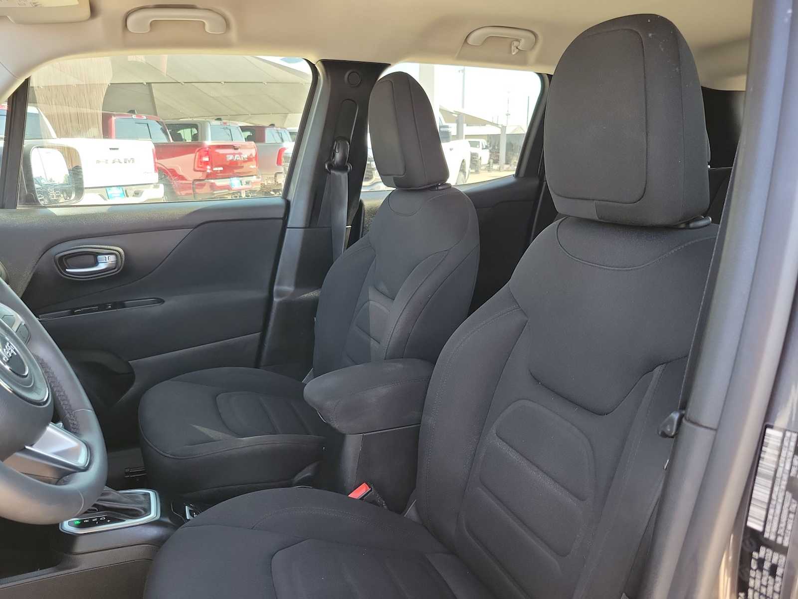 Thumbnail: 2019 Jeep Renegade - 11