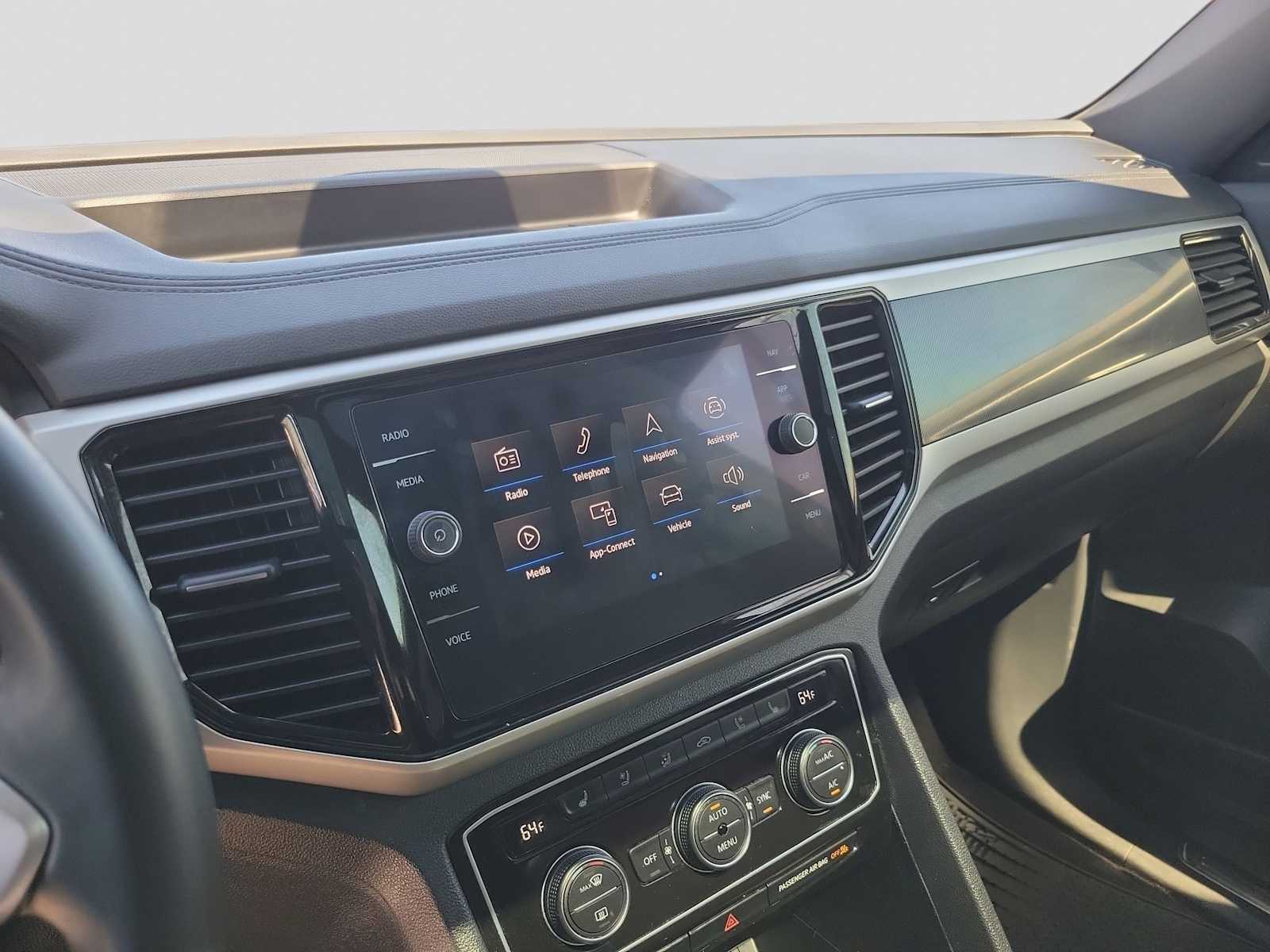 Thumbnail: 2021 Volkswagen Atlas - 16