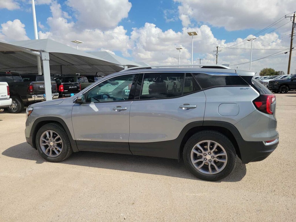 Used 2024 GMC Terrain SLT SUV