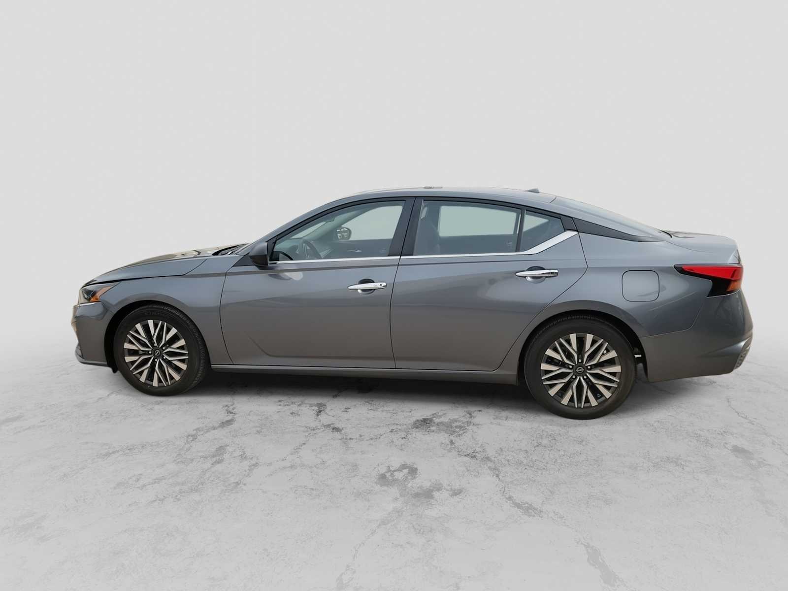 Thumbnail: 2024 Nissan Altima - 5