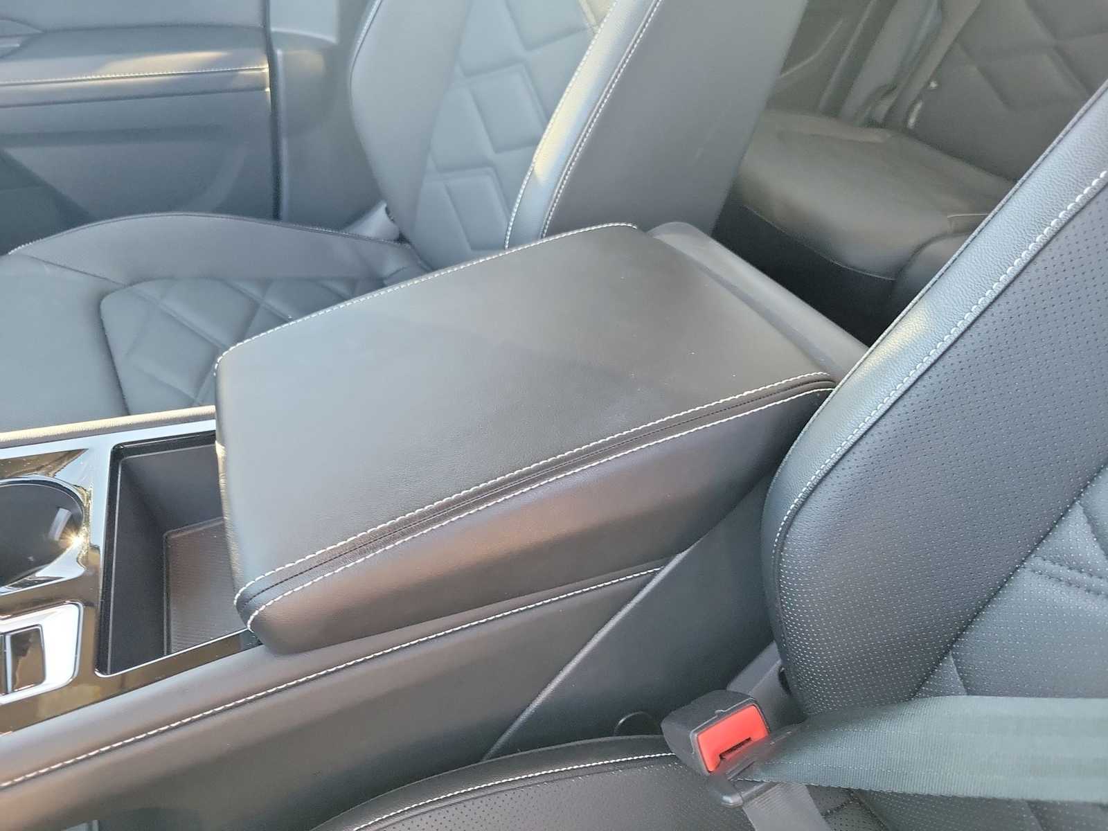 Thumbnail: 2025 Volkswagen Atlas - 16