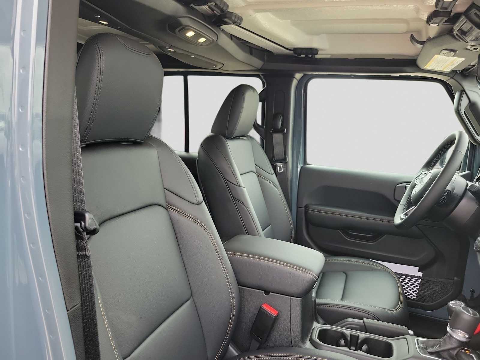 Thumbnail: 2026 Jeep Gladiator - 18