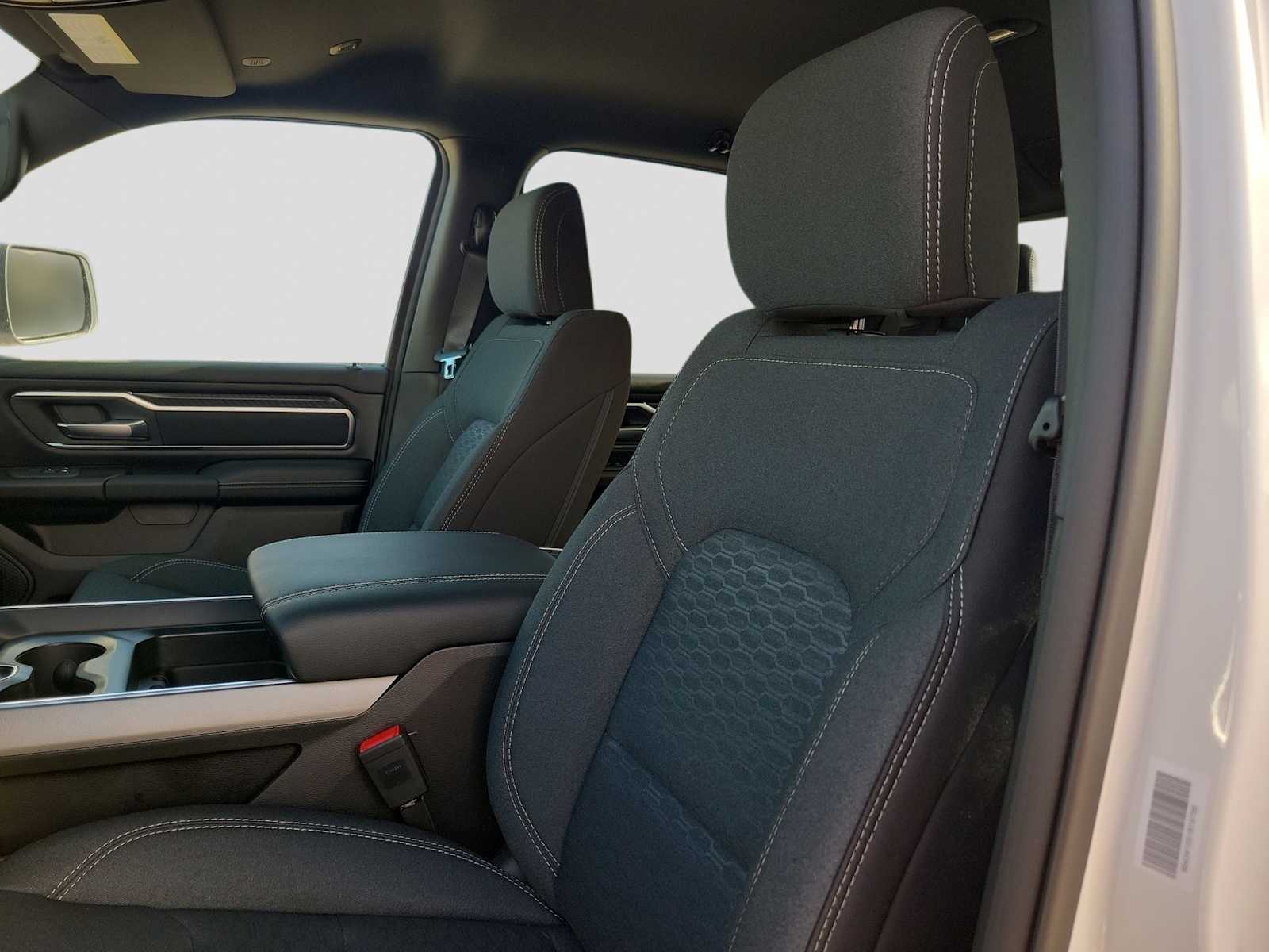 Thumbnail: 2026 RAM 1500 - 7