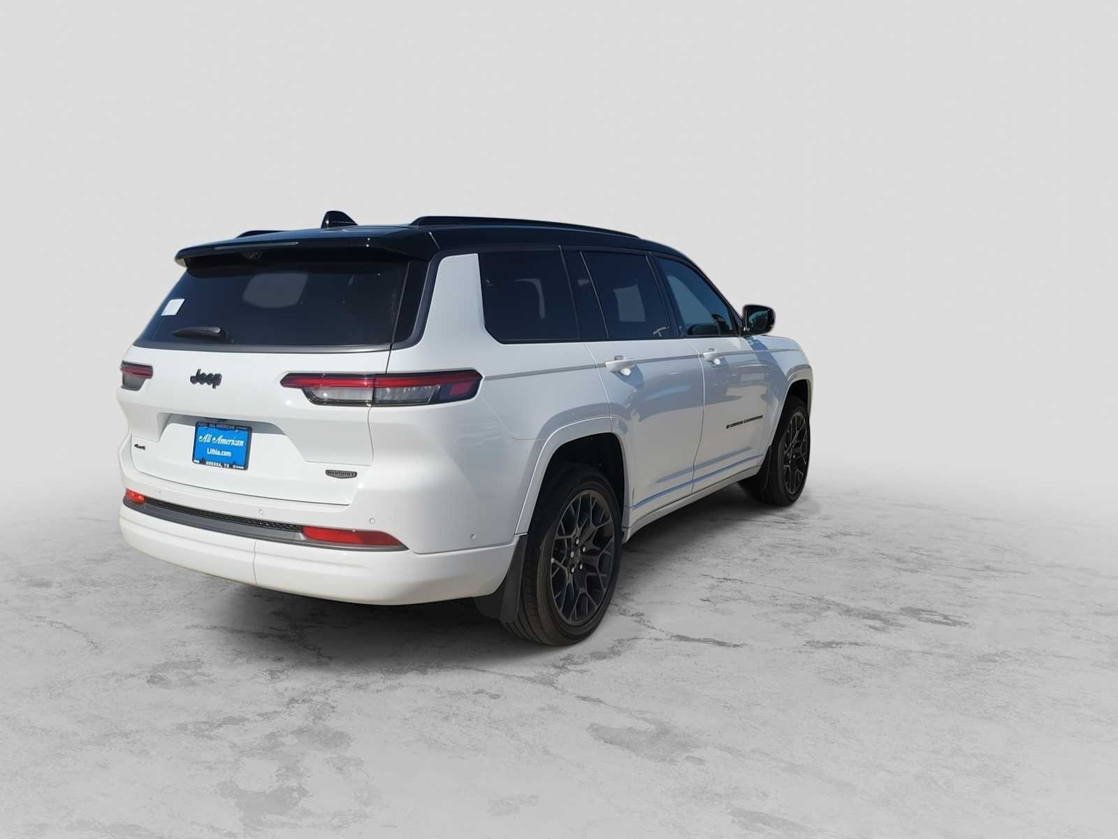 Thumbnail: 2026 Jeep Grand Cherokee L - 8