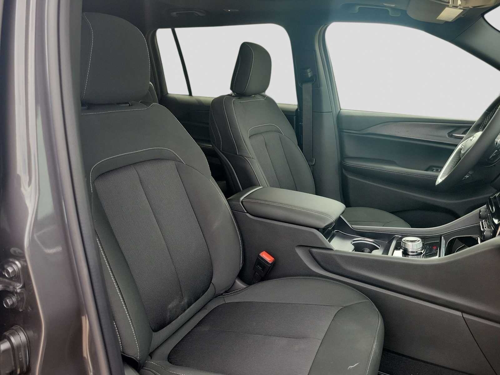 Thumbnail: 2026 Jeep Grand Cherokee L - 18