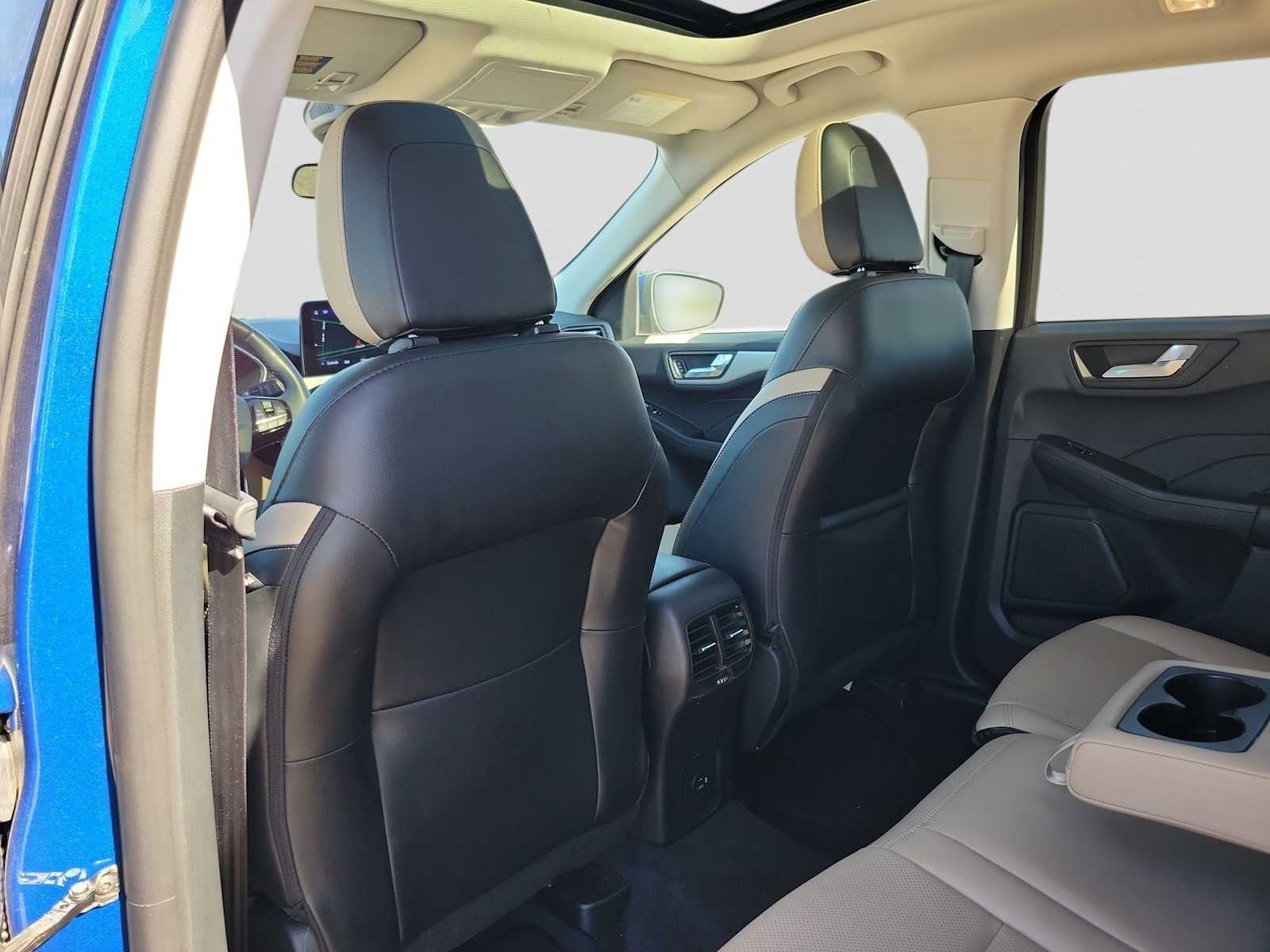 Thumbnail: 2022 Ford Escape - 12