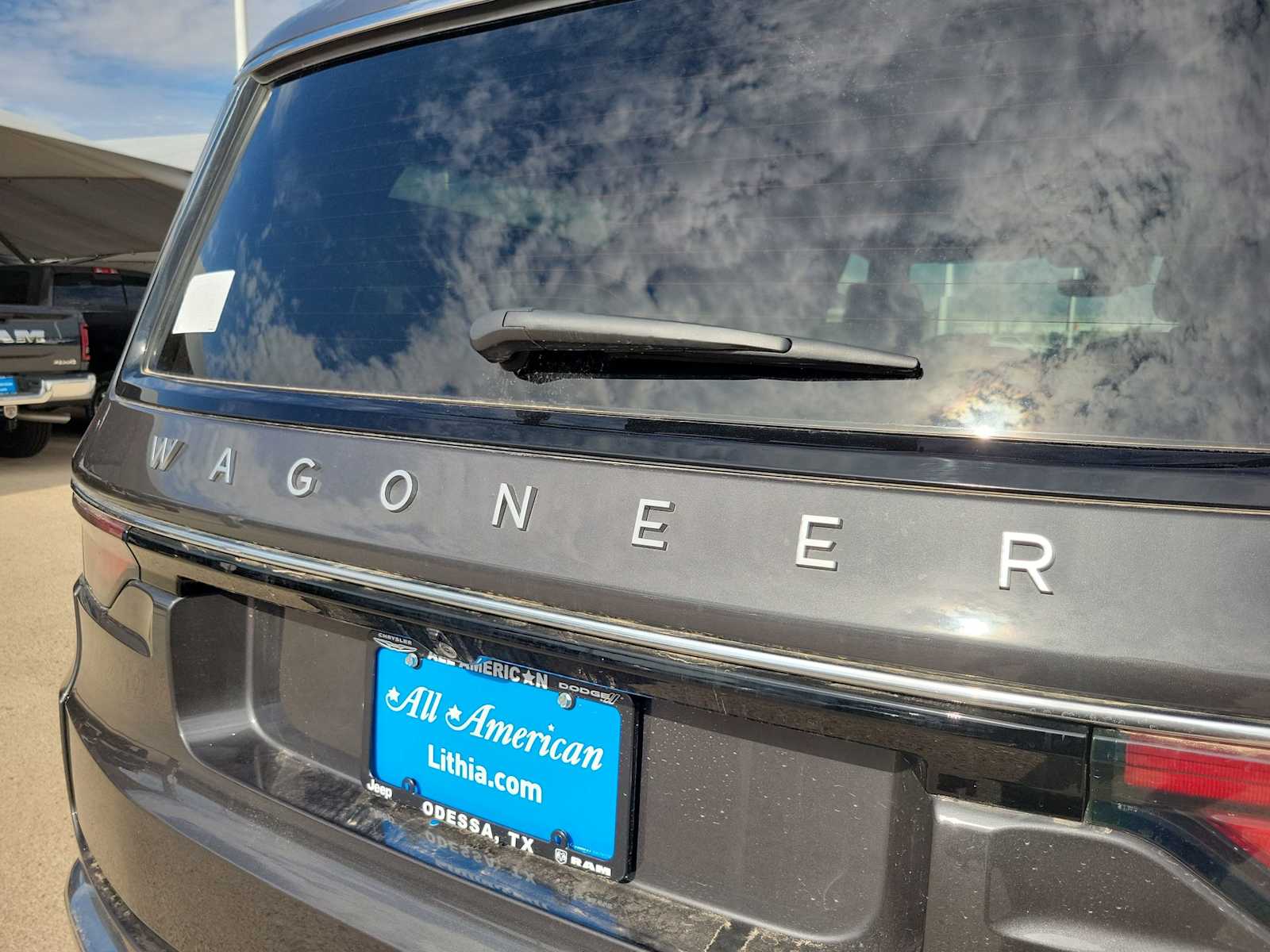 Thumbnail: 2024 Jeep Wagoneer - 7