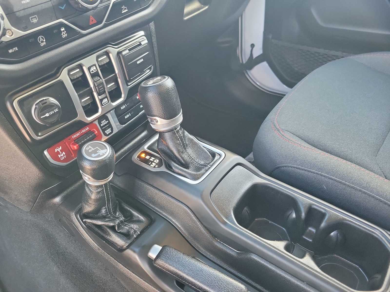 Thumbnail: 2024 Jeep Wrangler - 17