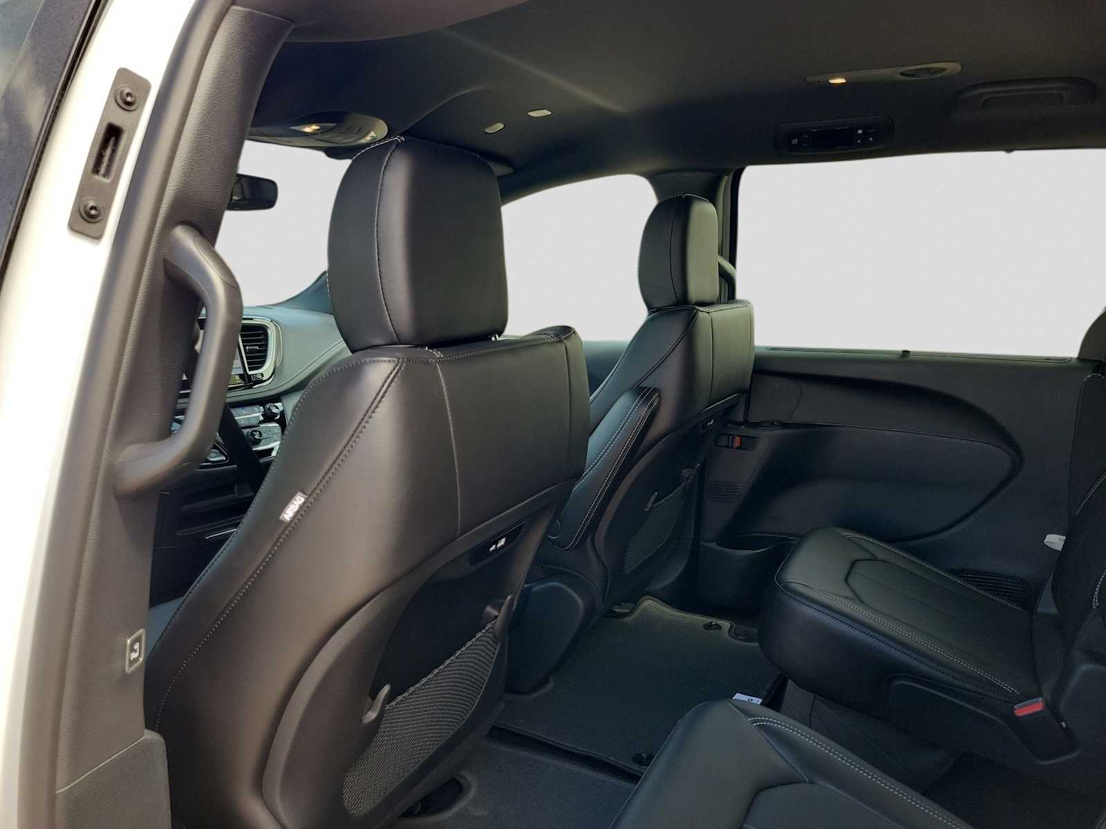 Thumbnail: 2026 Chrysler Pacifica - 16