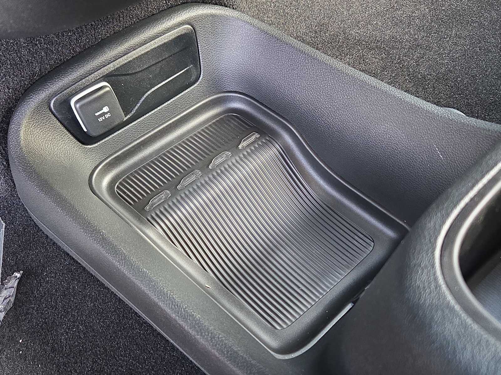 Thumbnail: 2026 Chrysler Pacifica - 19