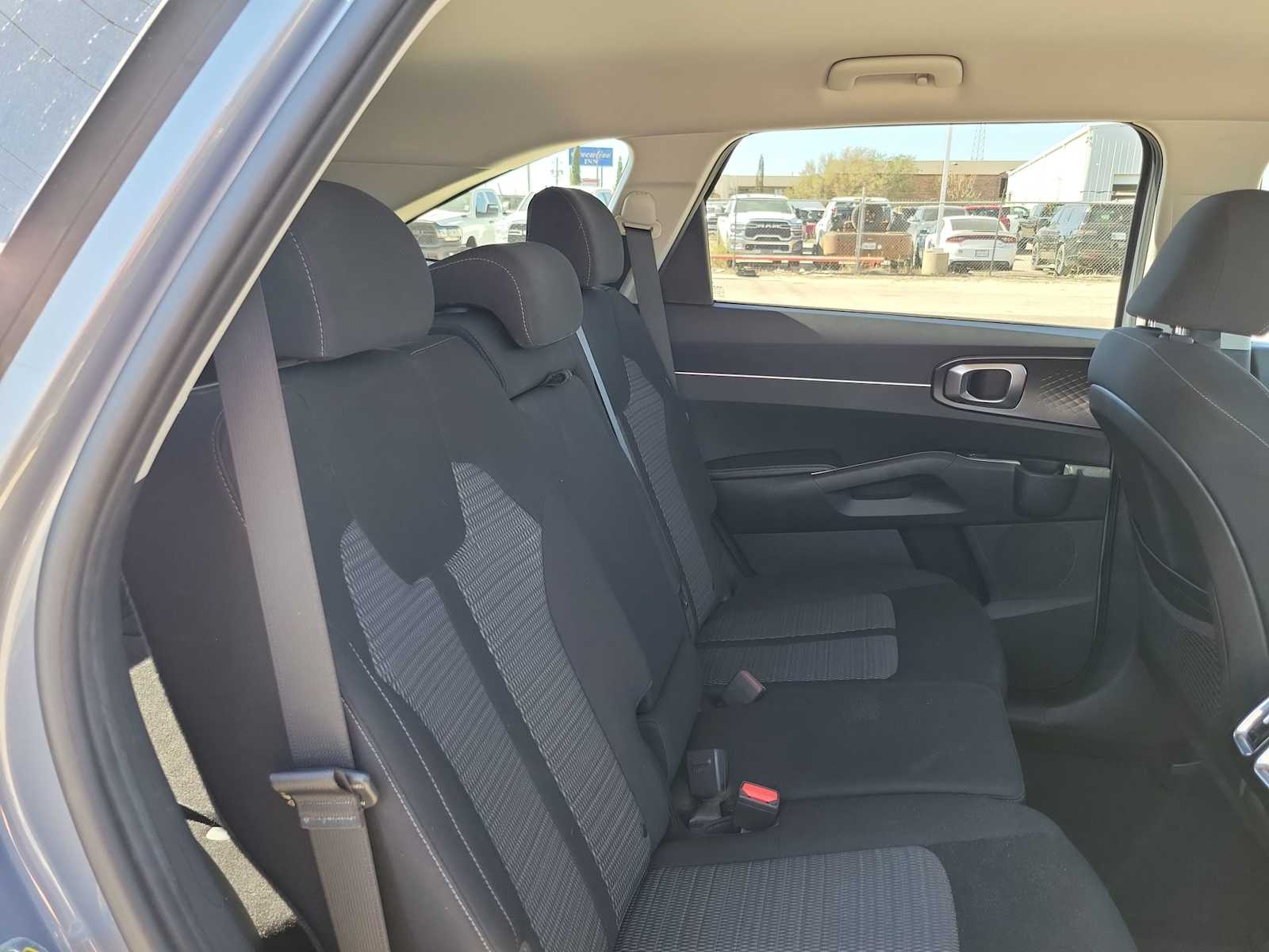 Thumbnail: 2022 Kia Sorento - 13