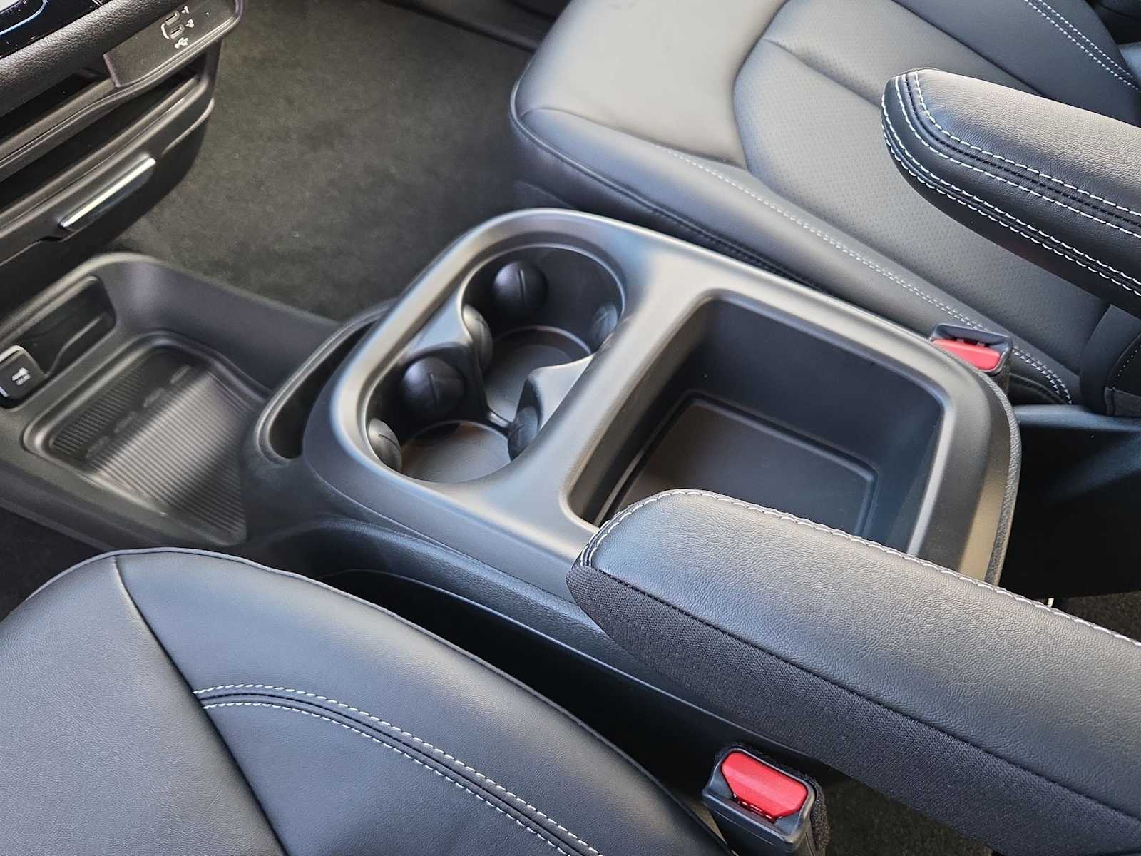 Thumbnail: 2026 Chrysler Pacifica - 16