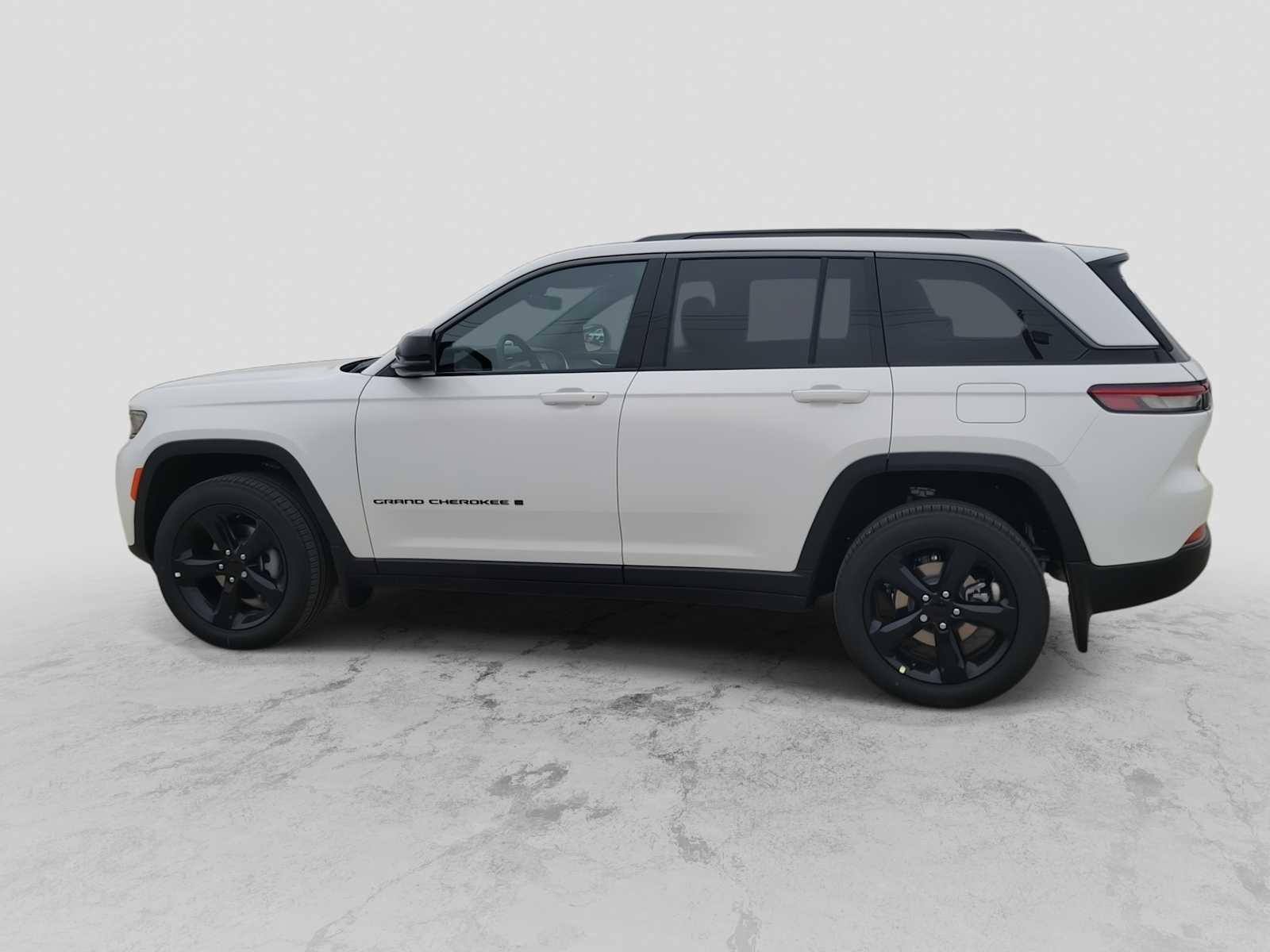 Thumbnail: 2026 Jeep Grand Cherokee - 5