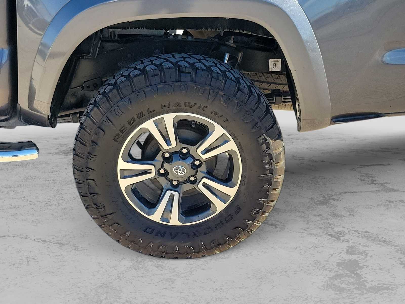 Thumbnail: 2018 Toyota Tacoma - 8