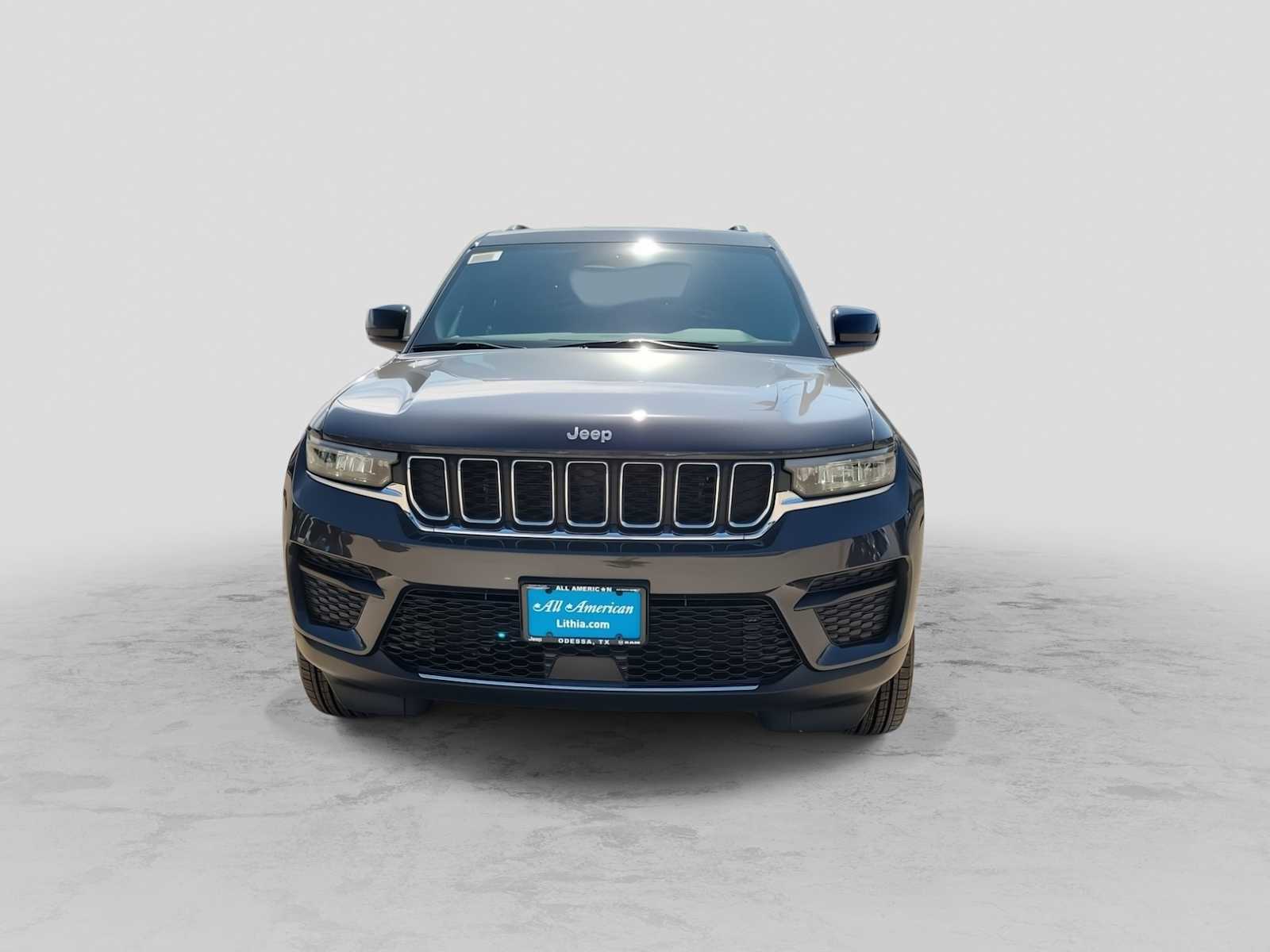 Thumbnail: 2026 Jeep Grand Cherokee - 3