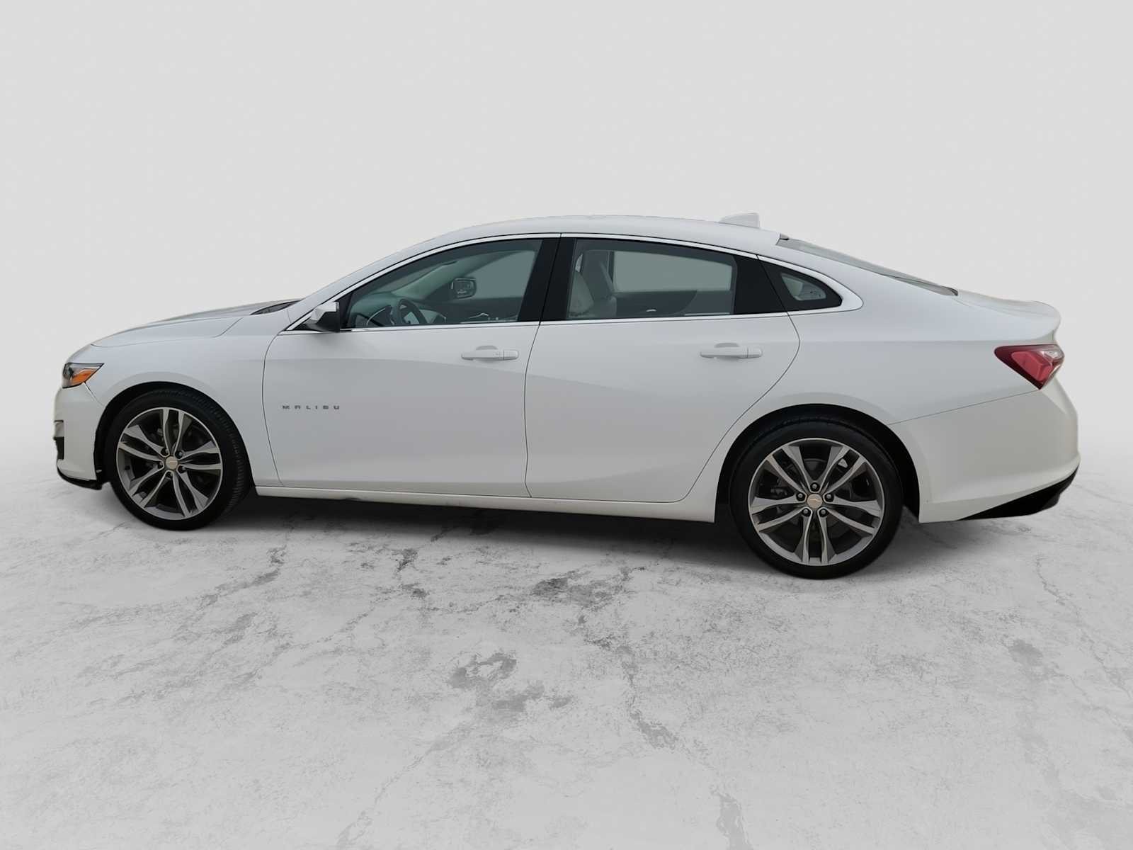 Thumbnail: 2024 Chevrolet Malibu - 3