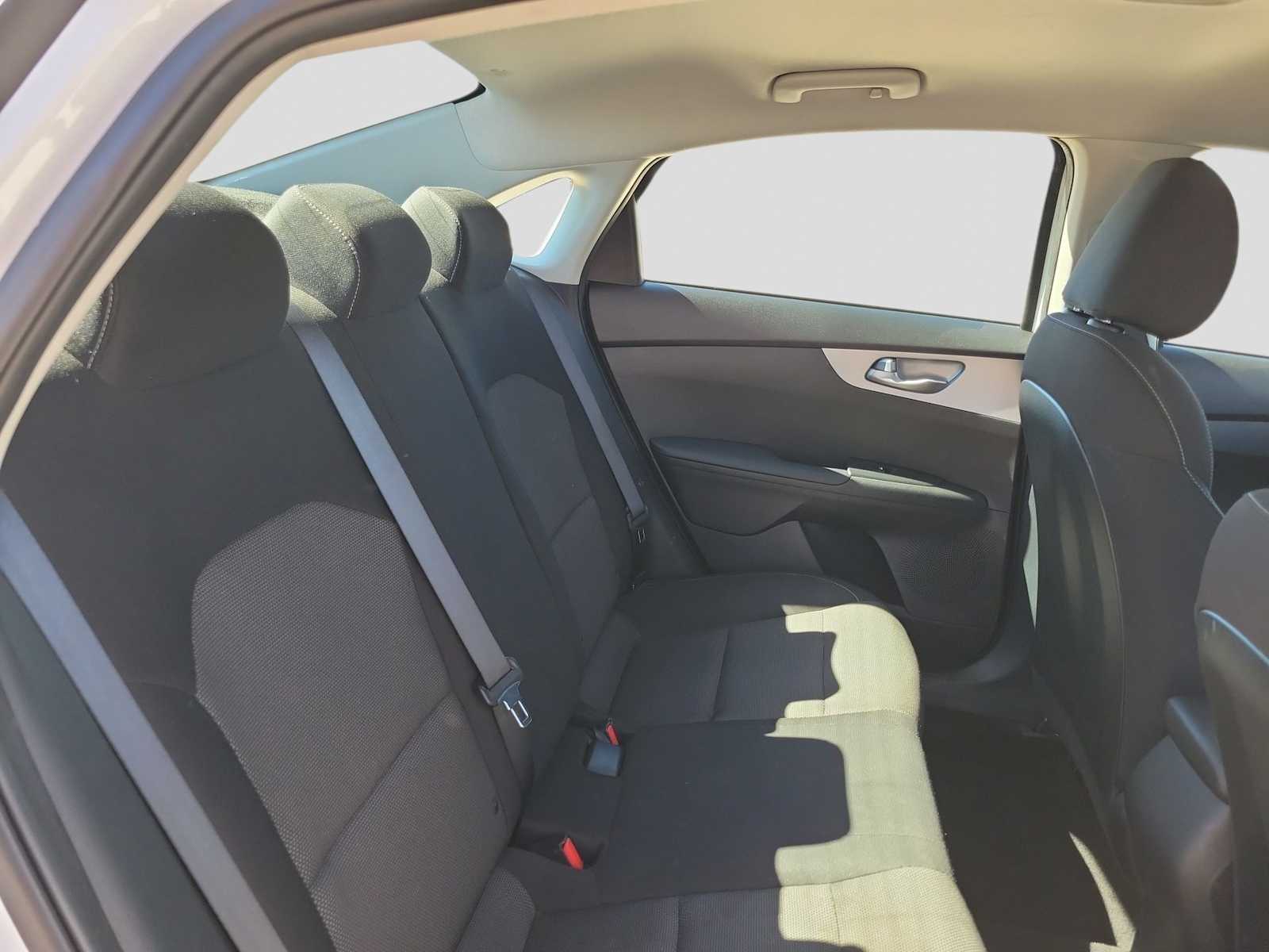 Thumbnail: 2023 Kia Forte - 9