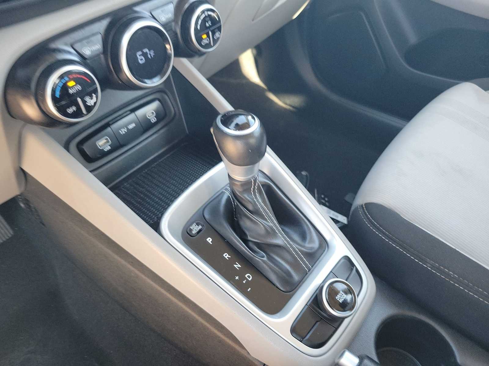 Thumbnail: 2025 Hyundai Venue - 17