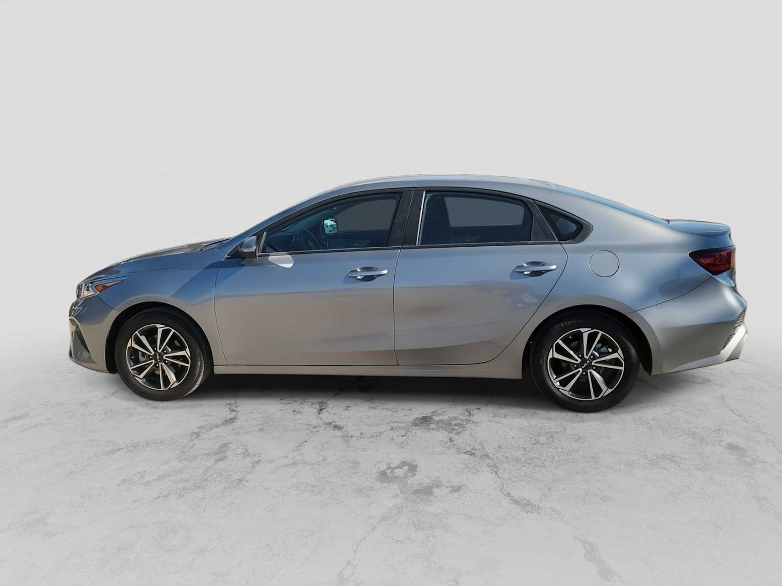 Thumbnail: 2024 Kia Forte - 5