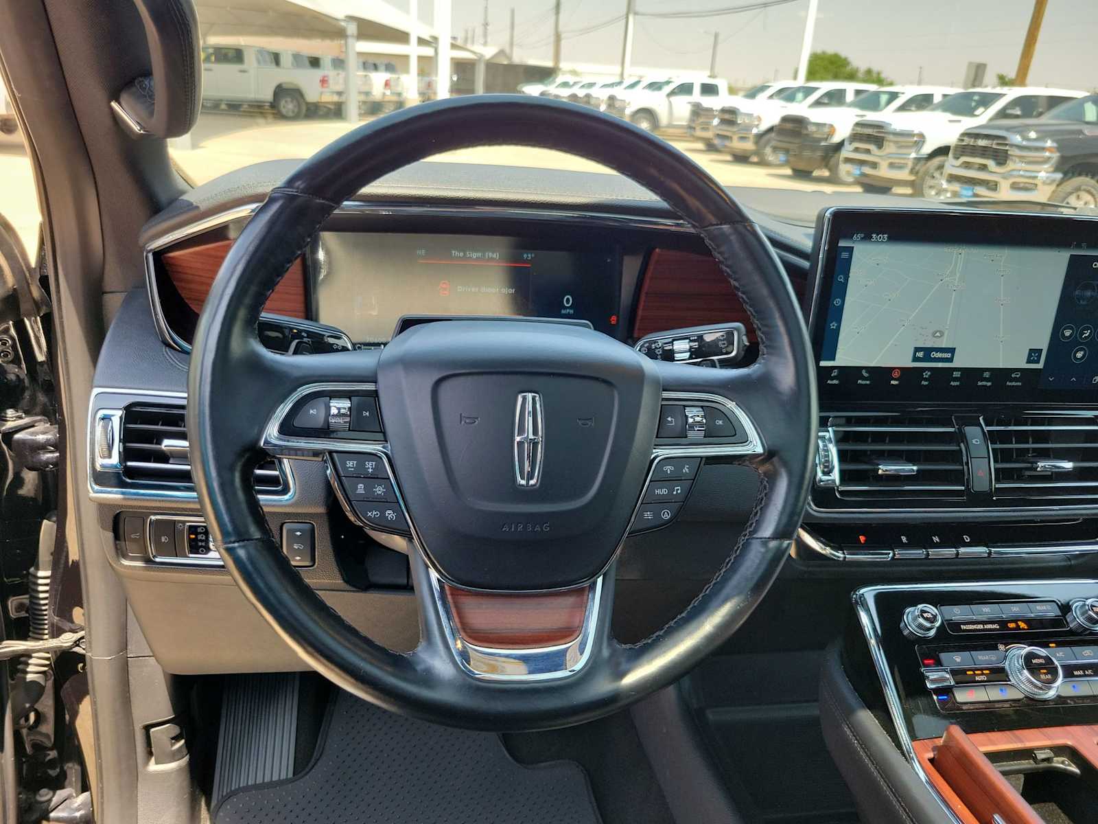 Thumbnail: 2023 Lincoln Navigator L - 15